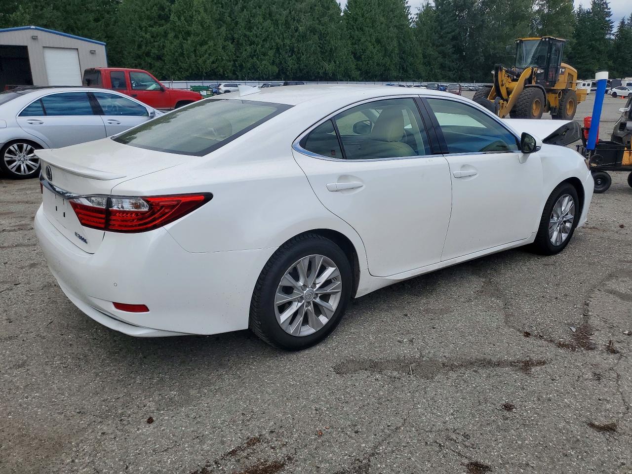 2015 Lexus Es 300h White vin: JTHBW1GG8F2084449