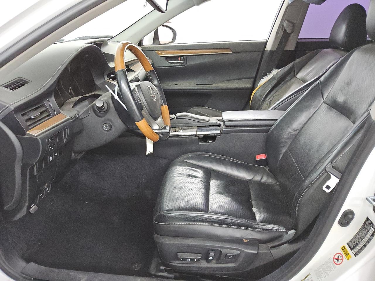 2015 Lexus Es 300h Белый vin: JTHBW1GG8F2090154
