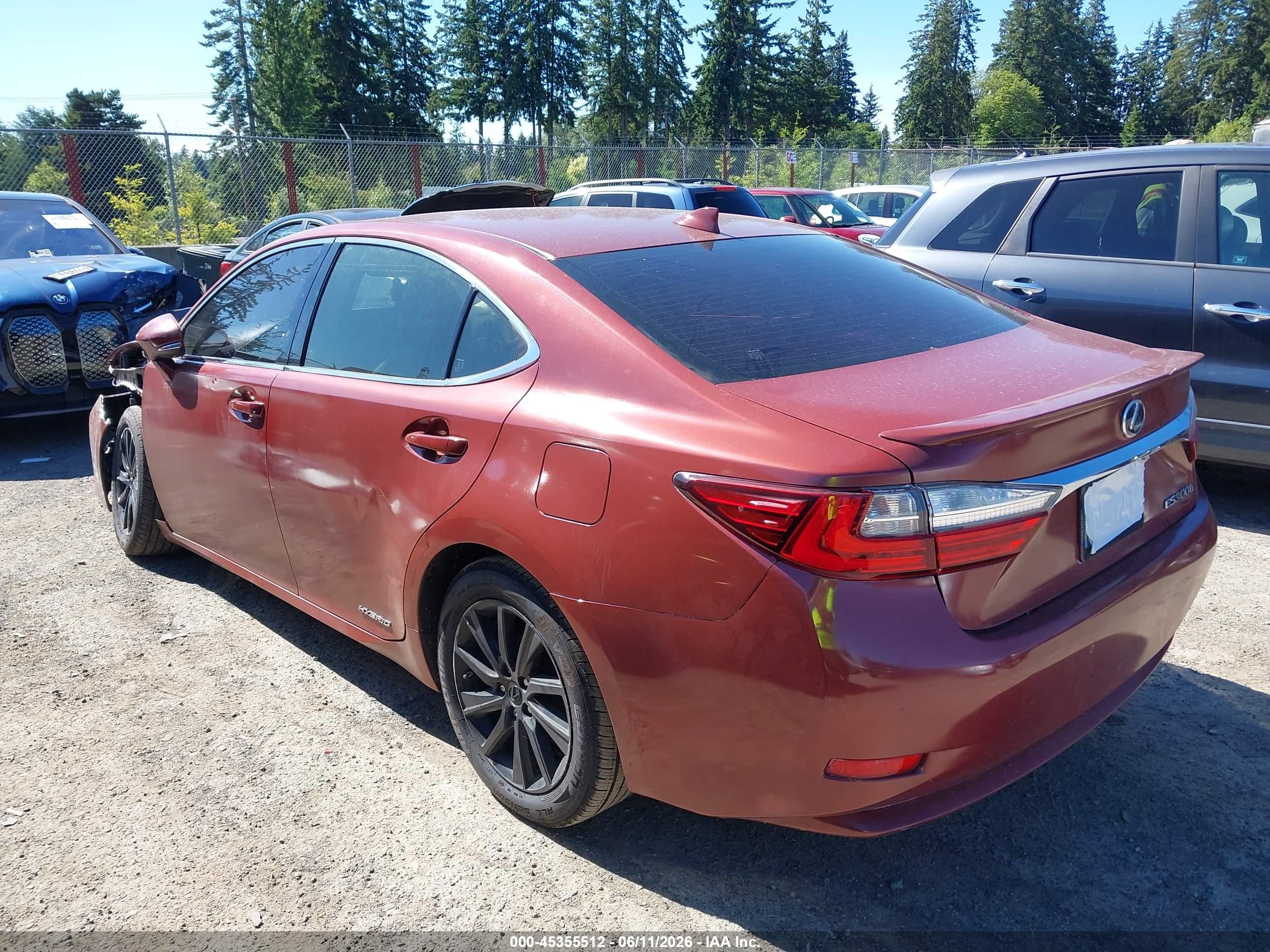 2017 Lexus Es 300h   Red vin: JTHBW1GG8H2142238
