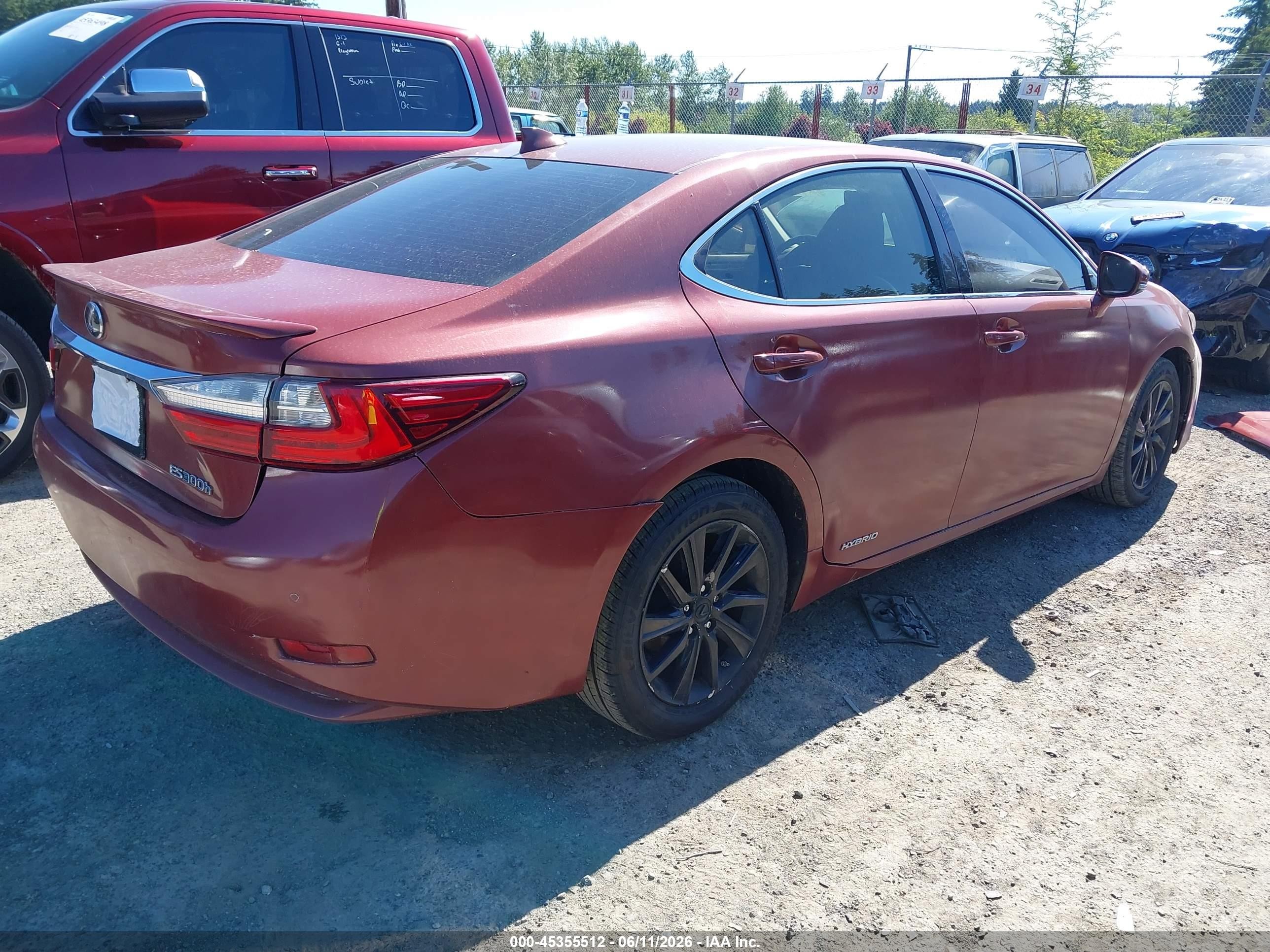 2017 Lexus Es 300h   Red vin: JTHBW1GG8H2142238