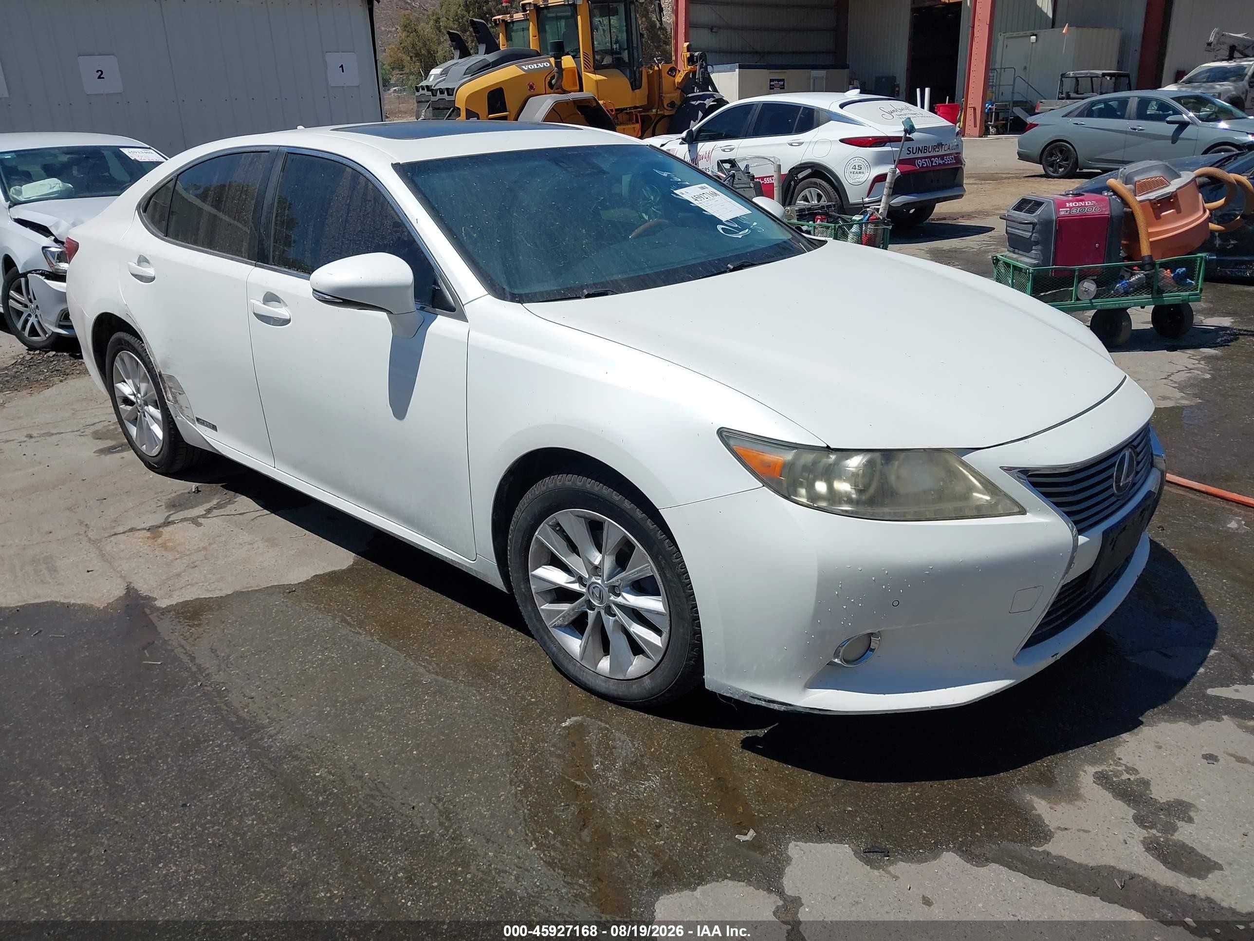 2013 Lexus Es 300h   White vin: JTHBW1GG9D2004606