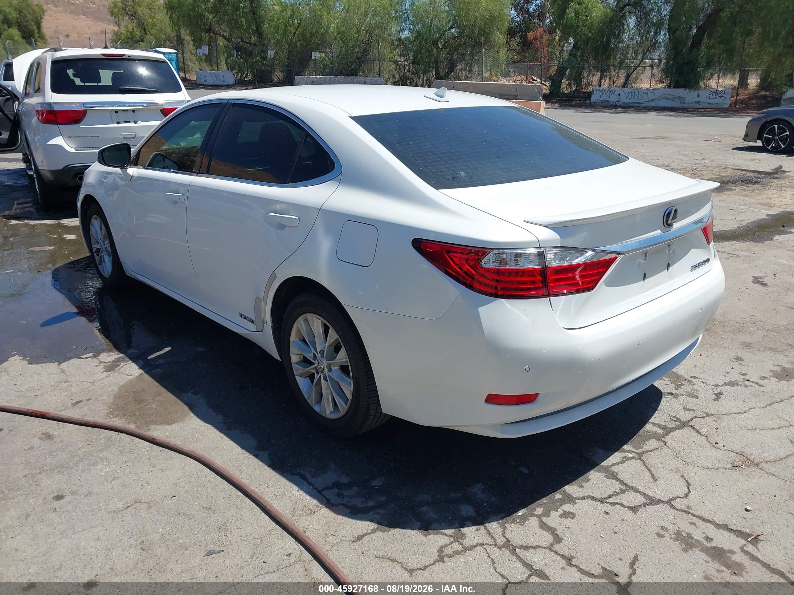 2013 Lexus Es 300h   White vin: JTHBW1GG9D2004606