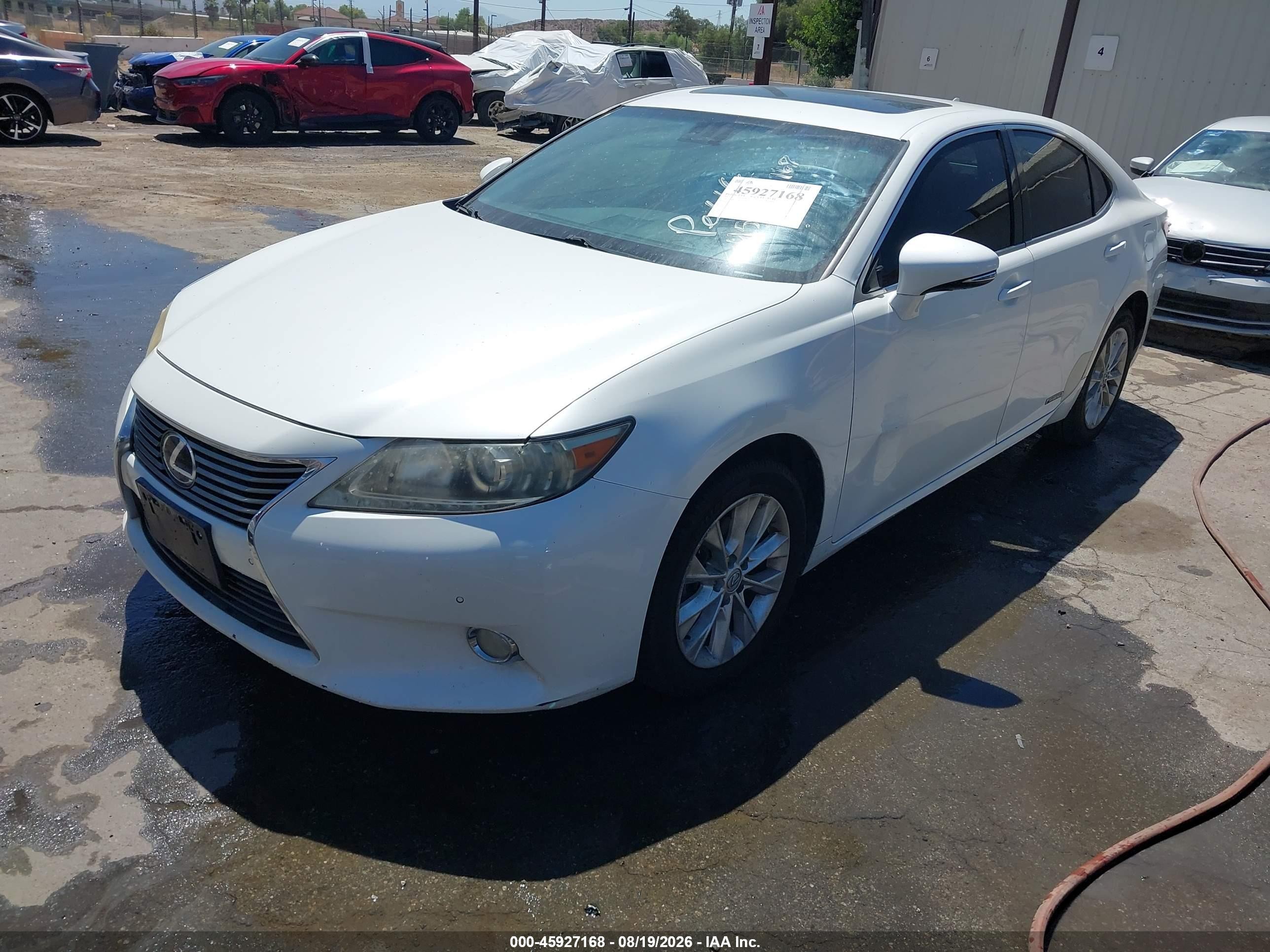 2013 Lexus Es 300h   White vin: JTHBW1GG9D2004606