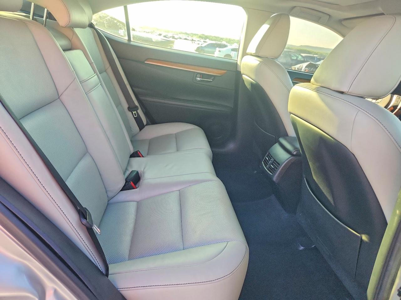 2013 Lexus Es 300h Silver vin: JTHBW1GG9D2004816