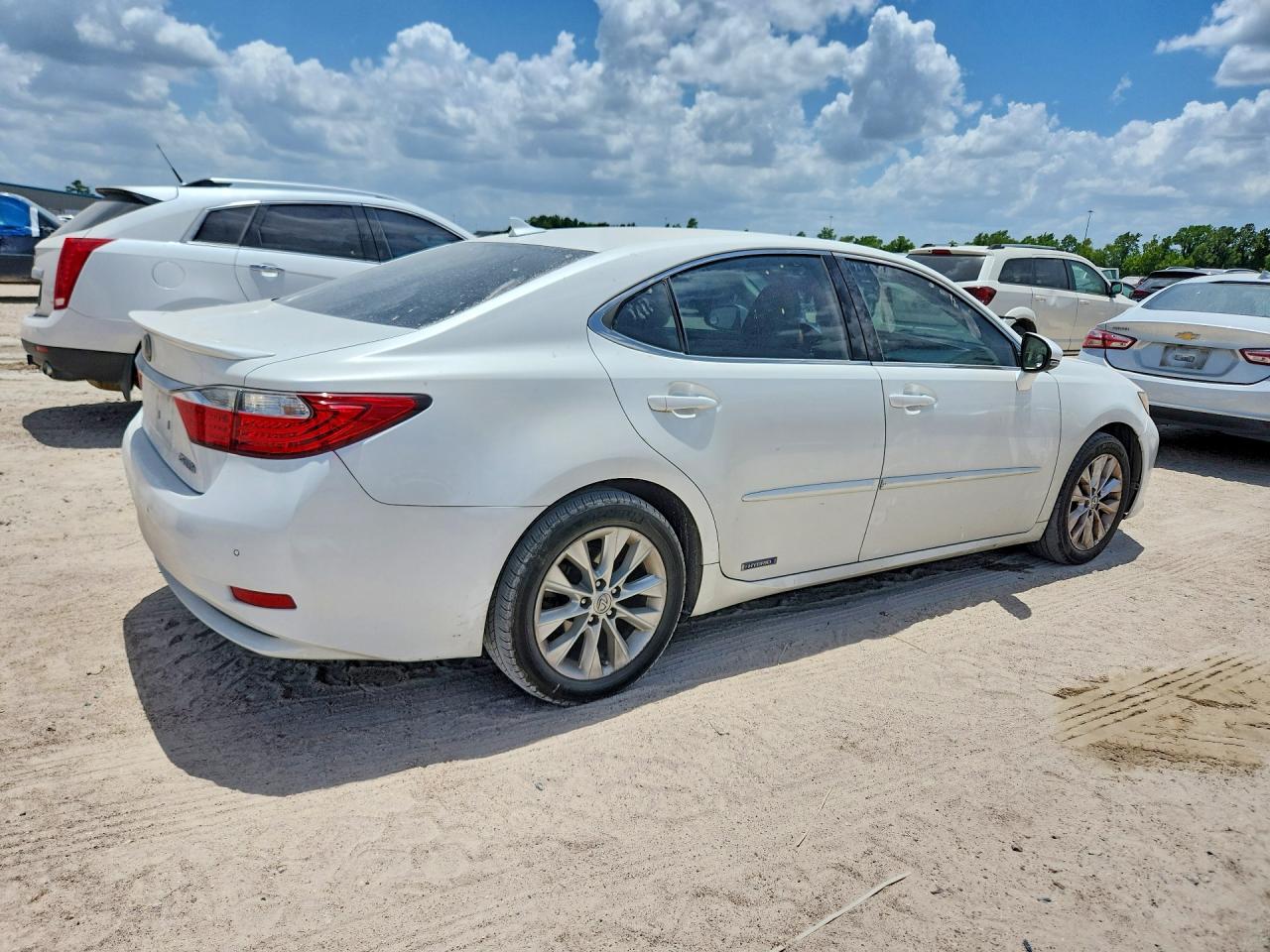 2013 Lexus Es 300h White vin: JTHBW1GG9D2019817
