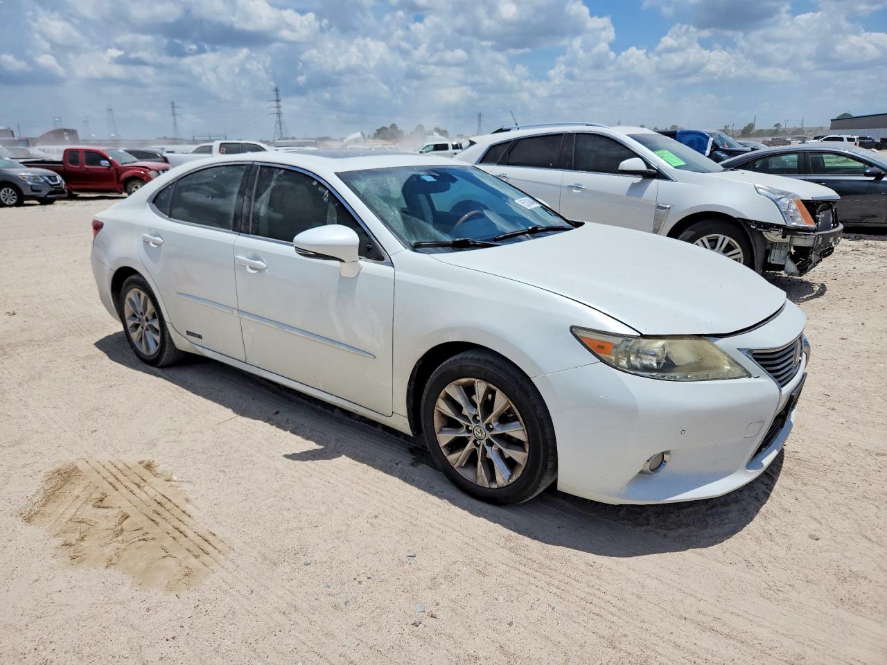 2013 Lexus Es 300h White vin: JTHBW1GG9D2019817