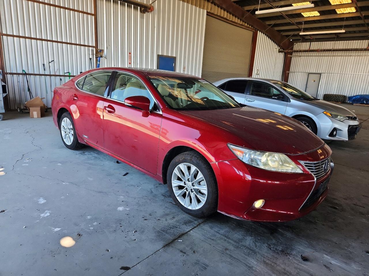2013 Lexus Es 300h Red vin: JTHBW1GG9D2030879