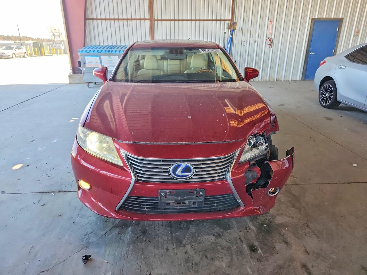 2013 Lexus Es 300h Red vin: JTHBW1GG9D2030879