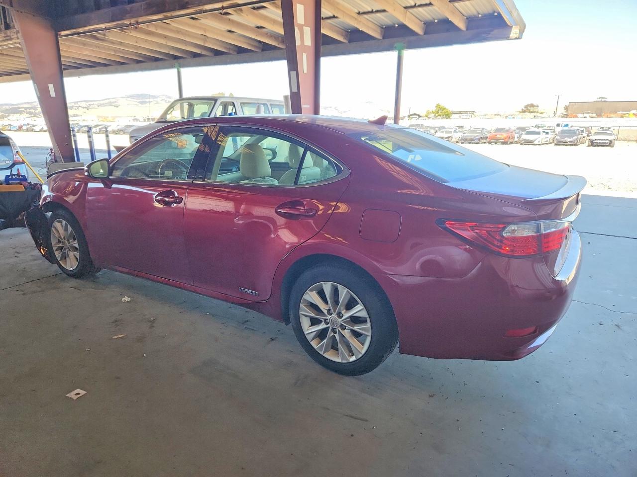 2013 Lexus Es 300h Red vin: JTHBW1GG9D2030879