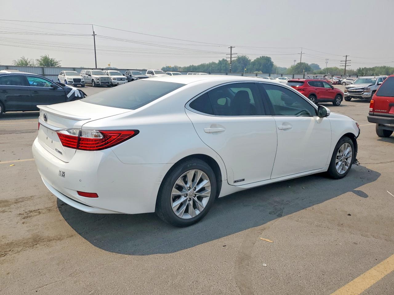 2014 Lexus Es 300h White vin: JTHBW1GG9E2042788