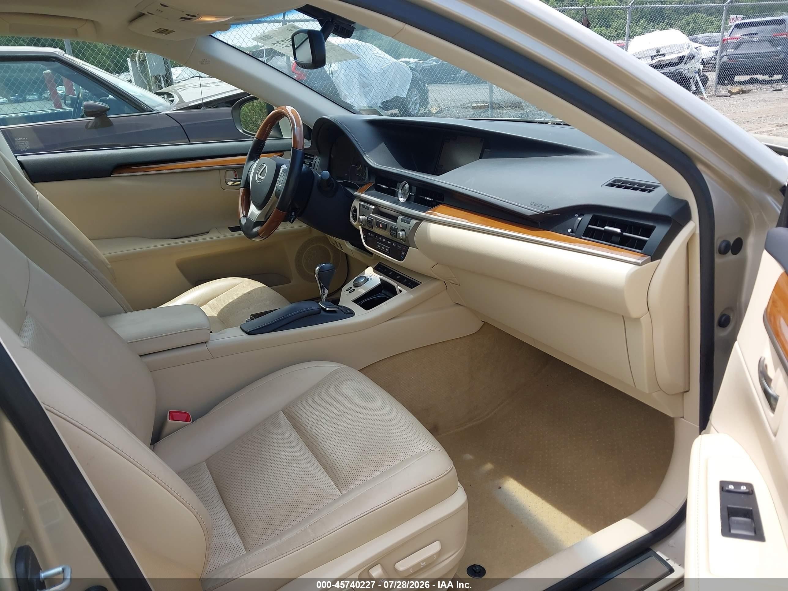 2015 Lexus Es 300h   Champagne vin: JTHBW1GG9F2094360