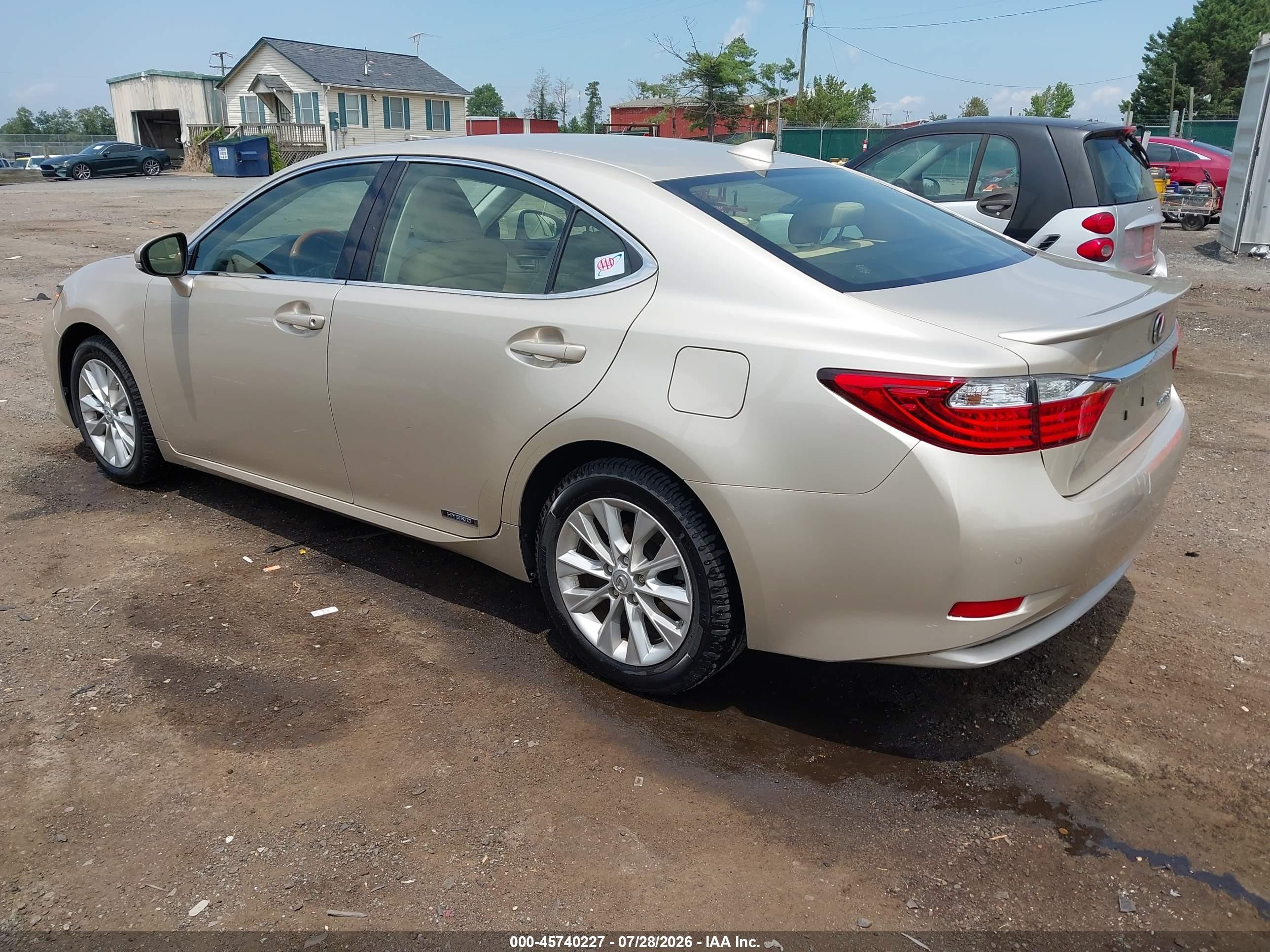2015 Lexus Es 300h   Champagne vin: JTHBW1GG9F2094360