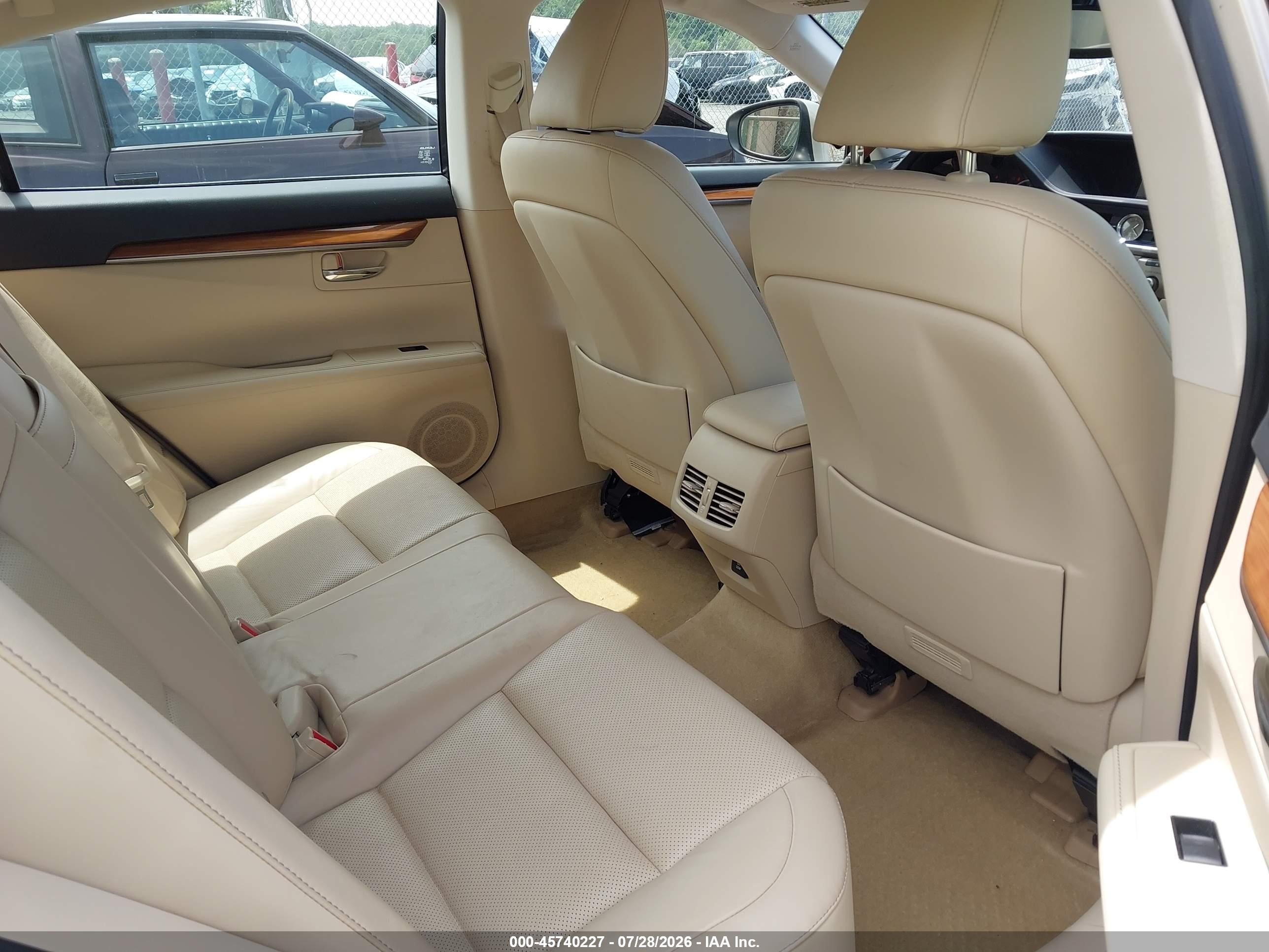 2015 Lexus Es 300h   Champagne vin: JTHBW1GG9F2094360