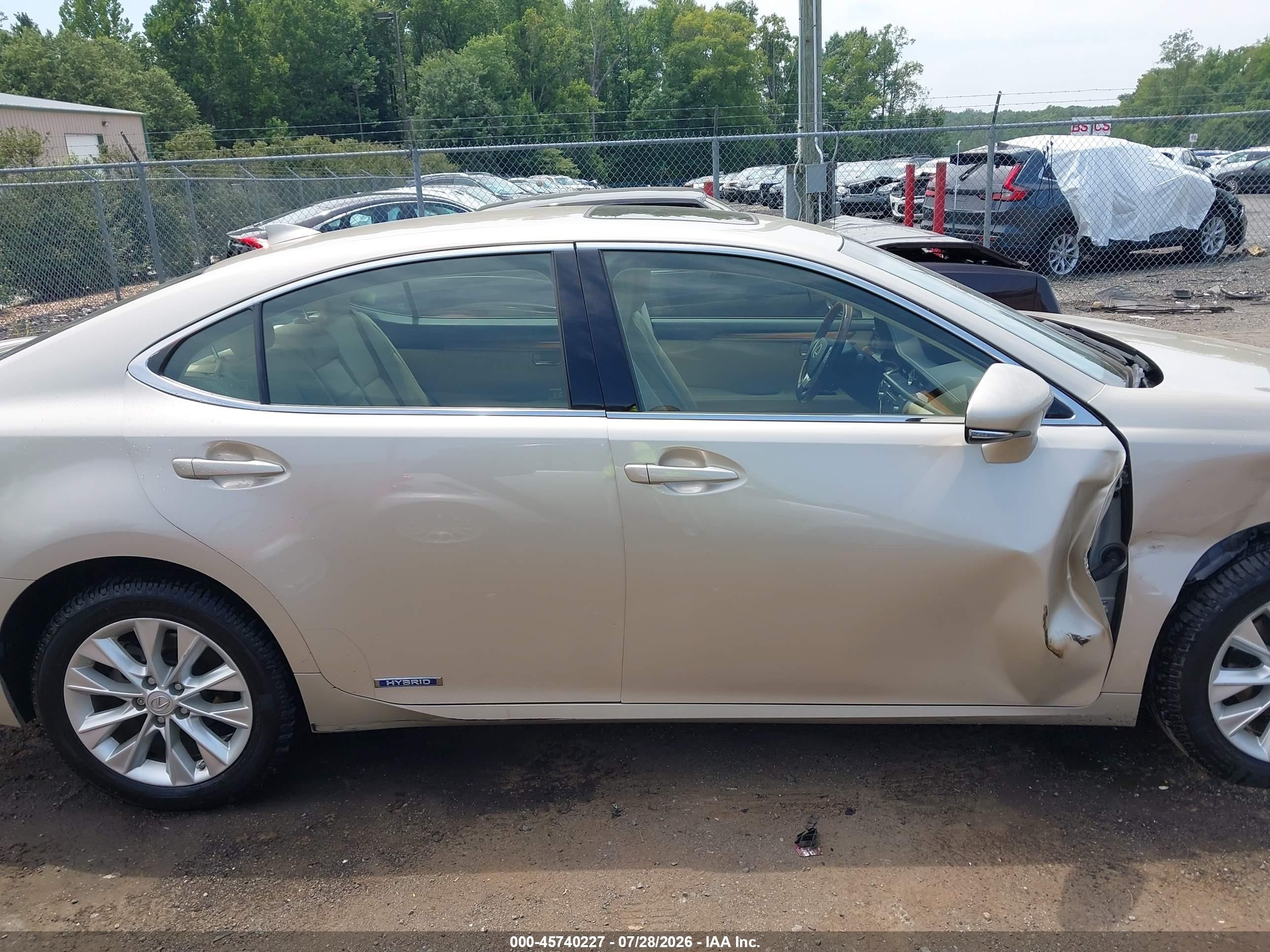 2015 Lexus Es 300h   Champagne vin: JTHBW1GG9F2094360
