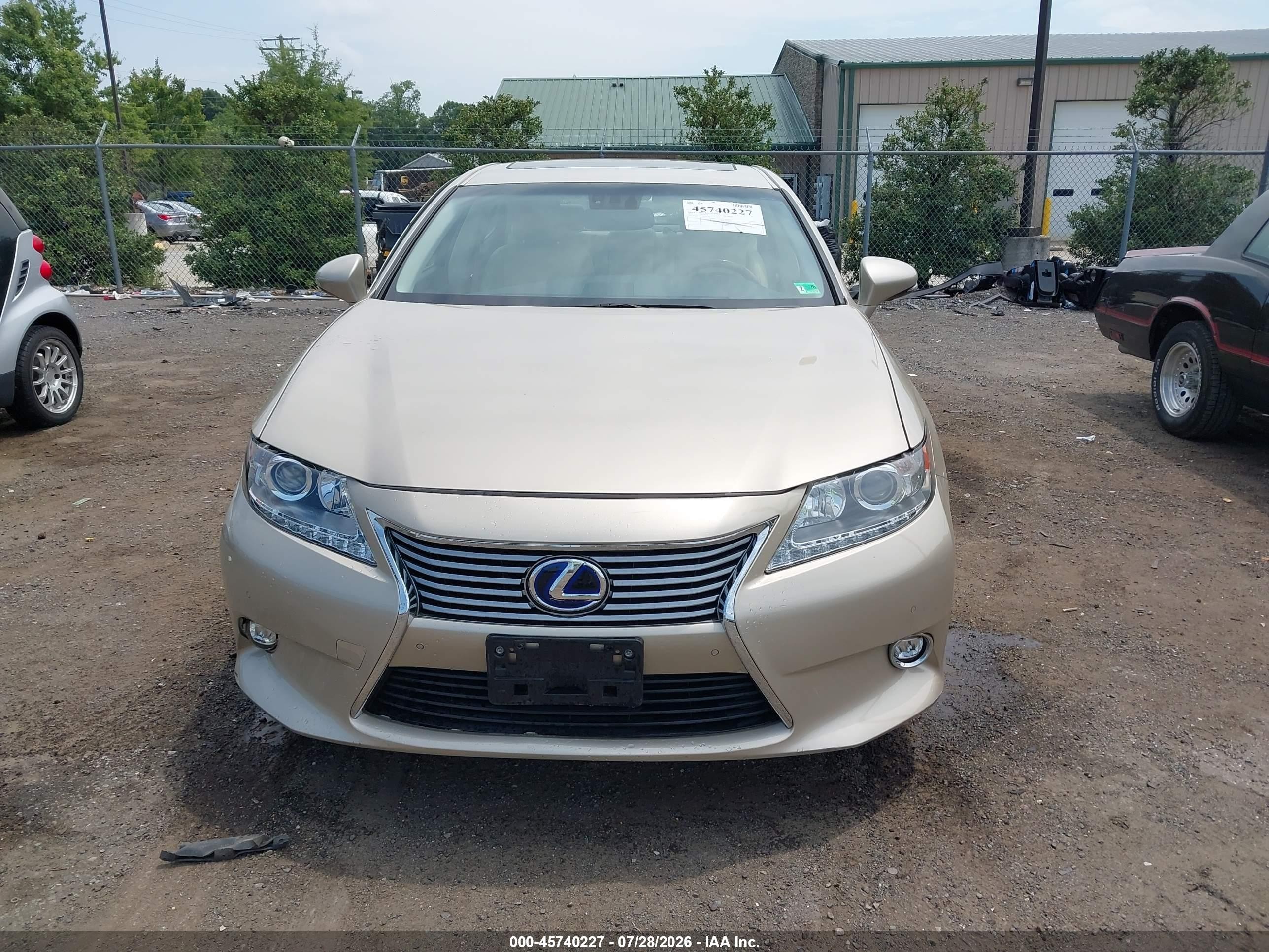 2015 Lexus Es 300h   Champagne vin: JTHBW1GG9F2094360
