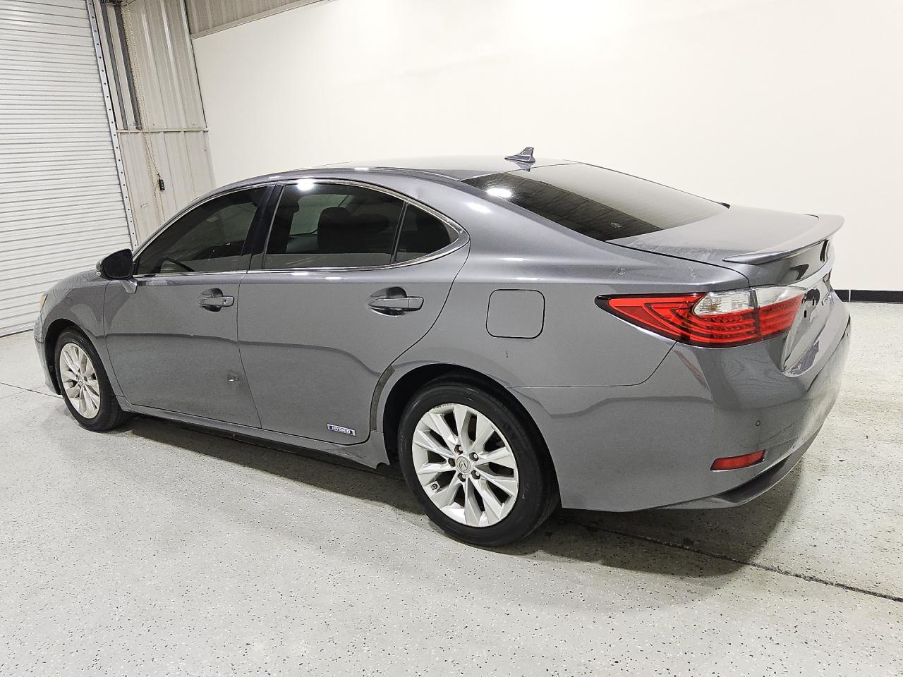 2013 Lexus Es 300h Blue vin: JTHBW1GGXD2004601 Damage: Left Rocker Panel, Dent(S) W/ Paint Dmg, > 12 Inches