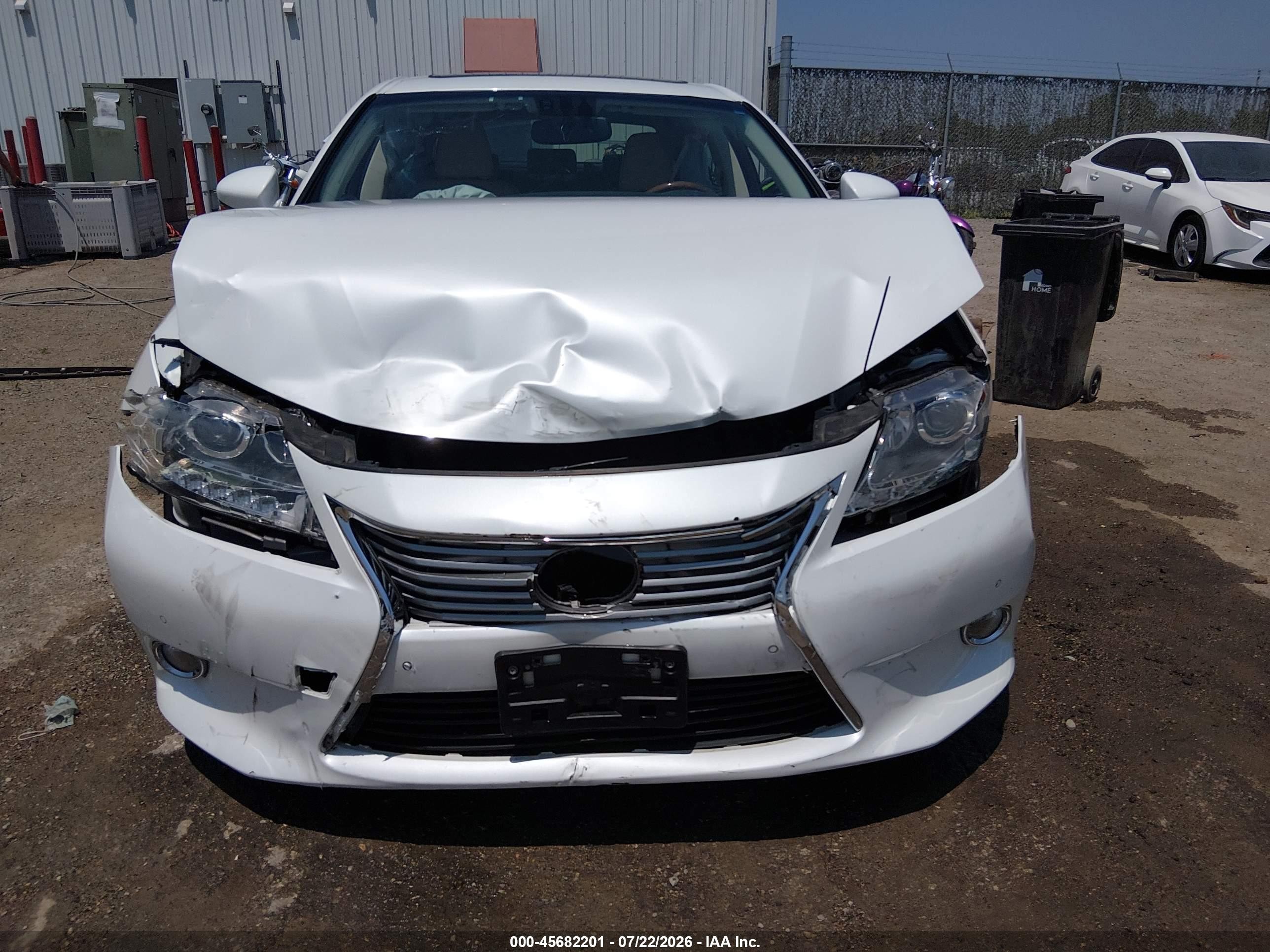 2013 Lexus Es 300h White vin: JTHBW1GGXD2006932