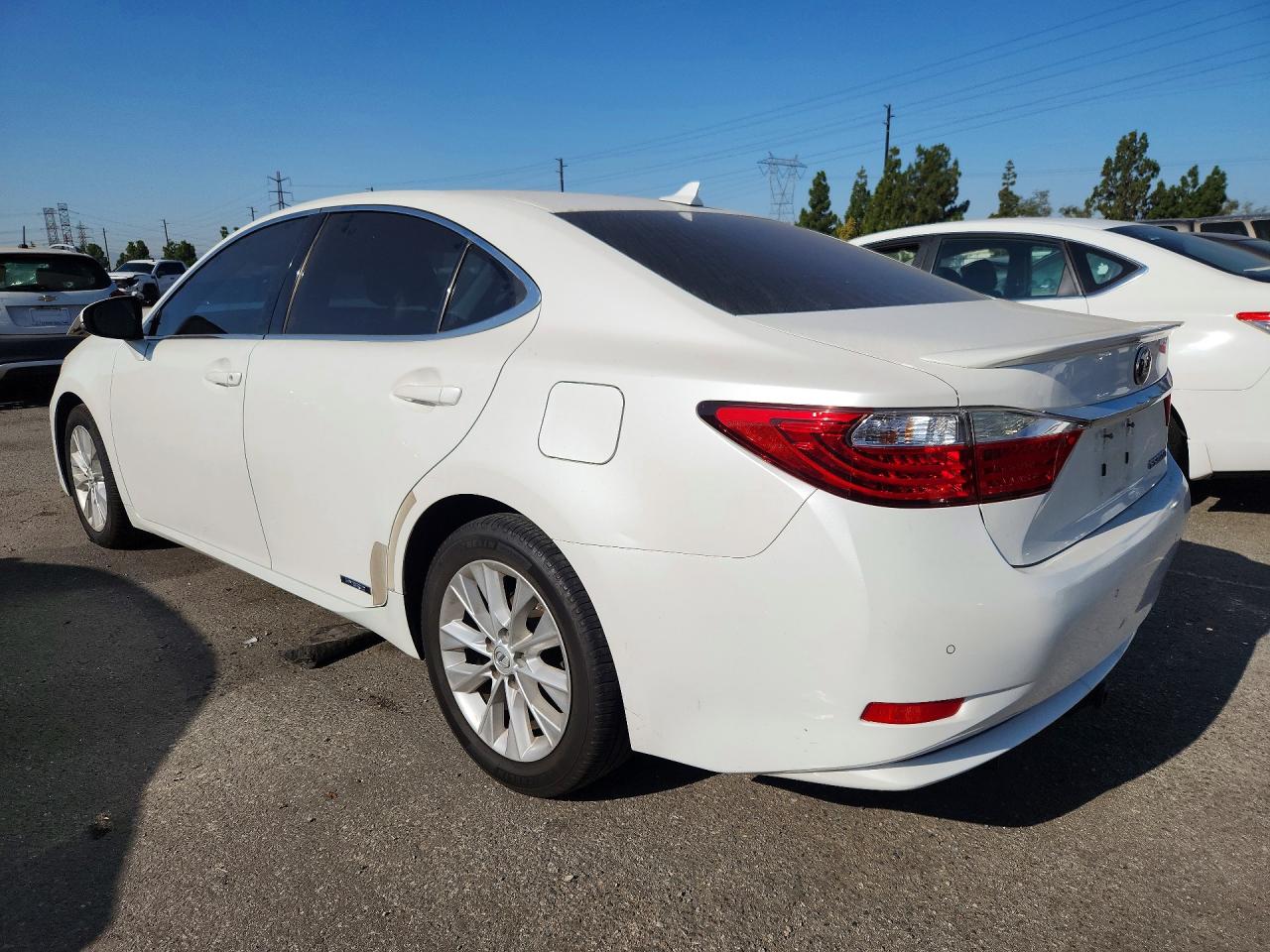 2013 Lexus Es 300h White vin: JTHBW1GGXD2016389