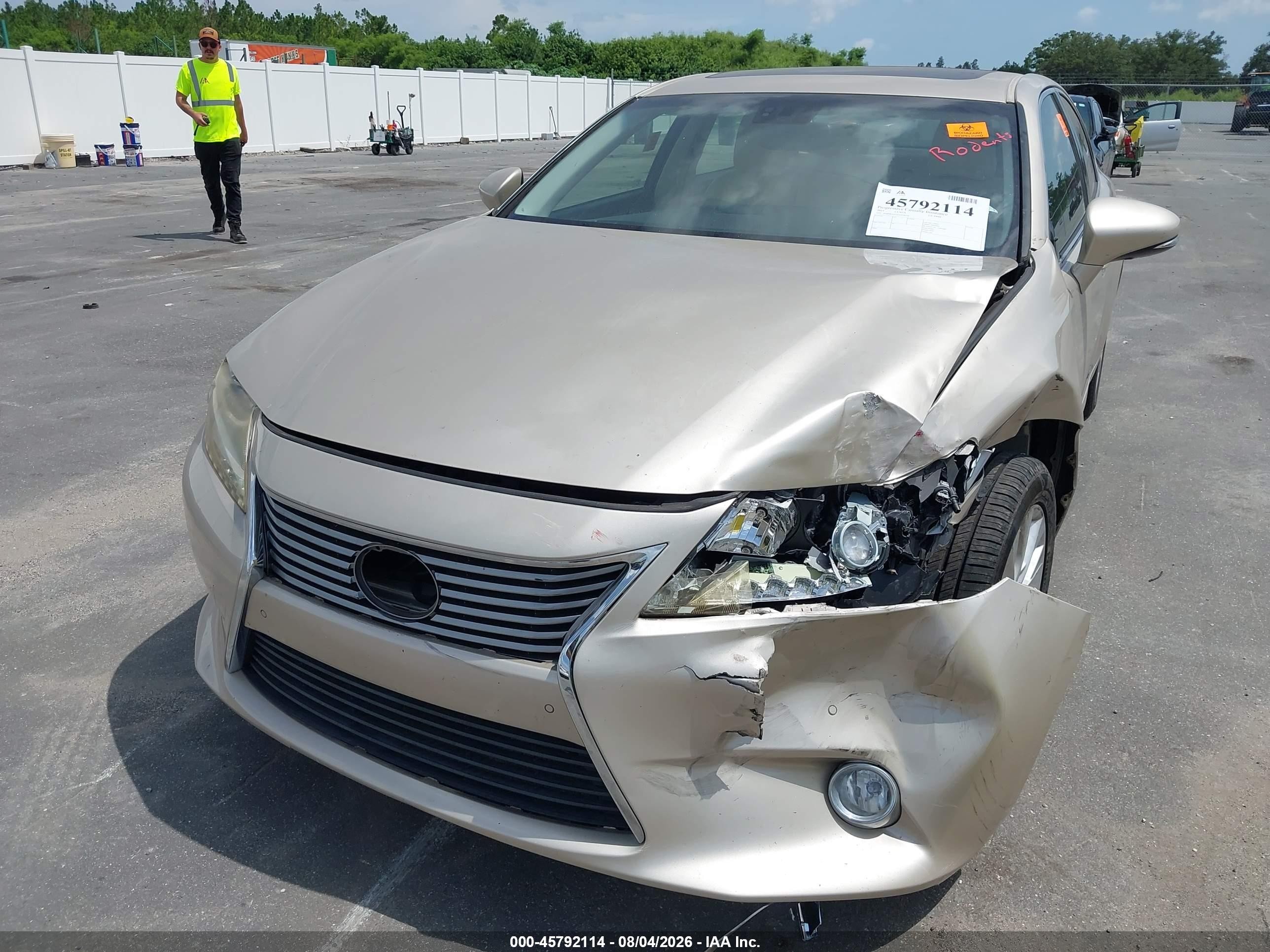 2013 Lexus Es 300h   Champagne vin: JTHBW1GGXD2038358