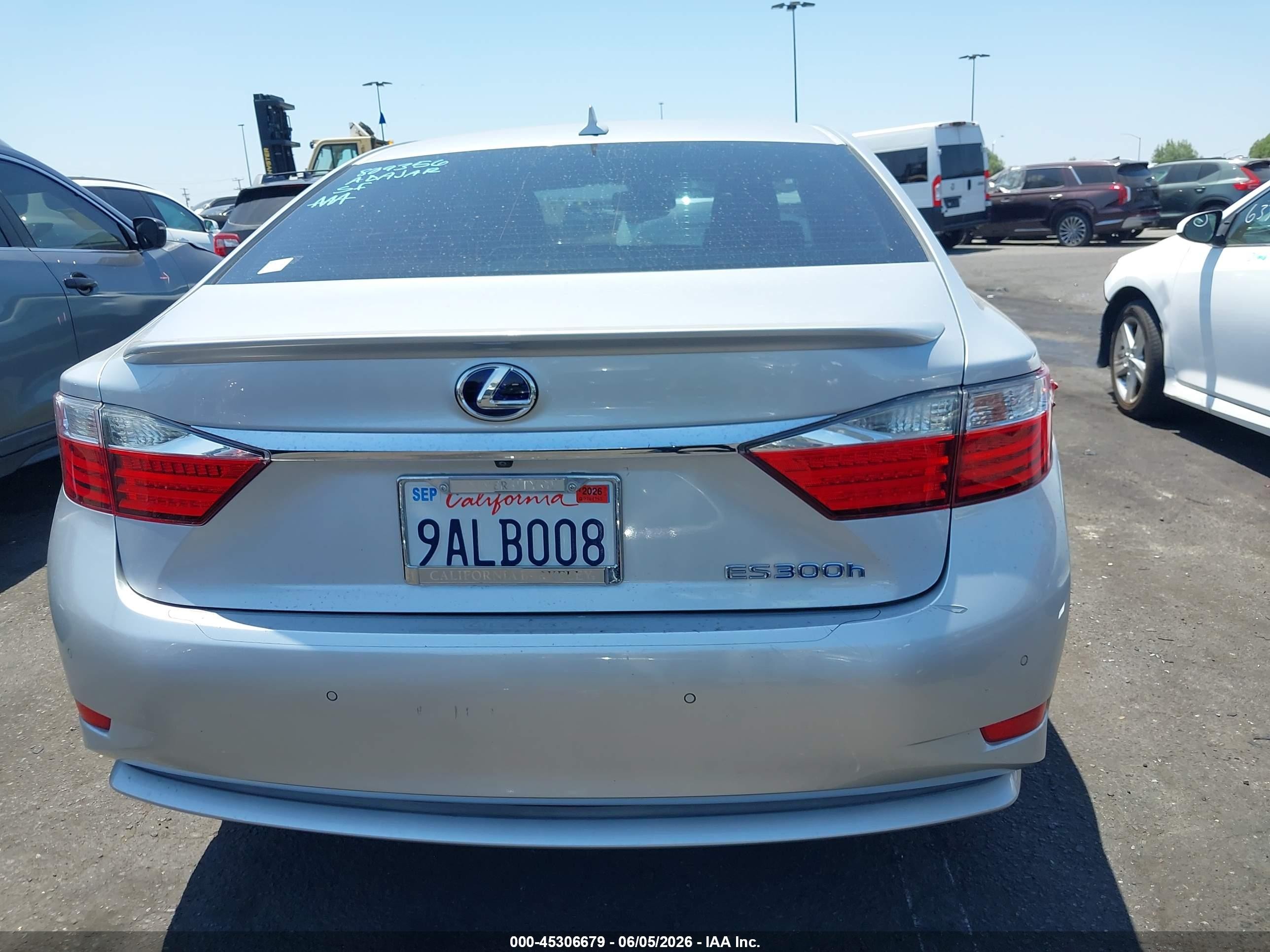 2014 Lexus Es 300h Silver vin: JTHBW1GGXE2058420