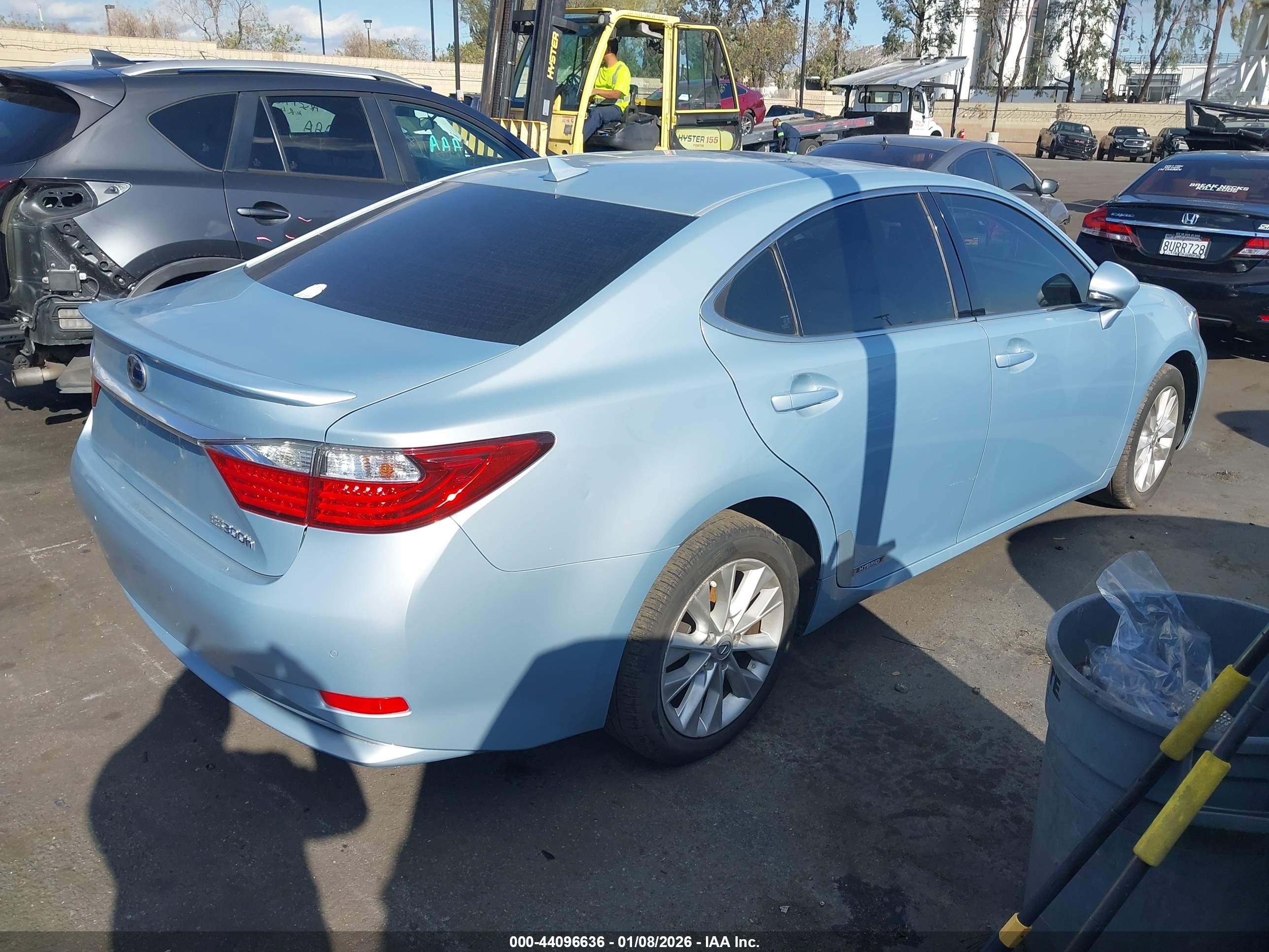 2014 Lexus Es 300h   Light Blue vin: JTHBW1GGXE2060359