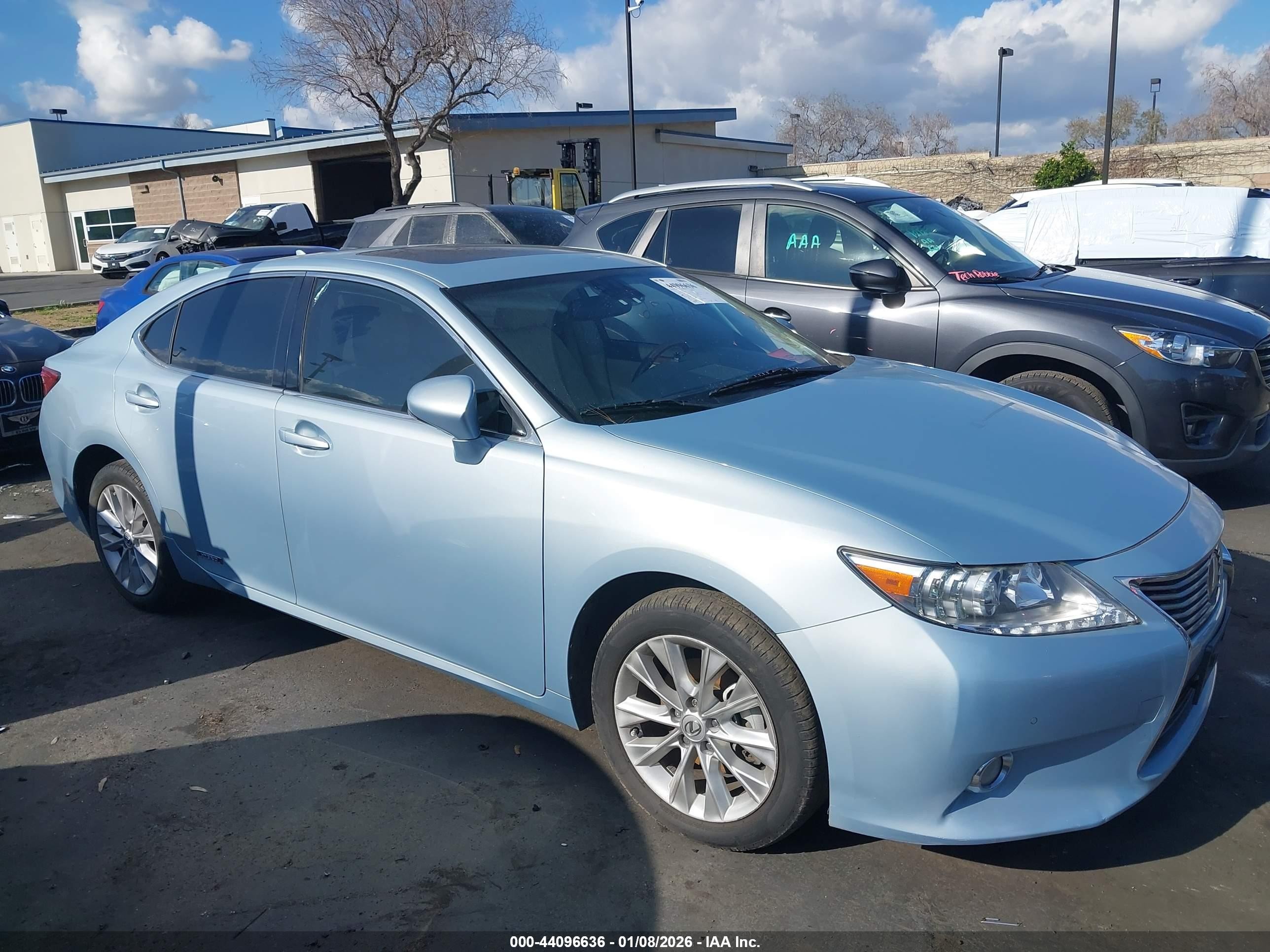 2014 Lexus Es 300h   Light Blue vin: JTHBW1GGXE2060359