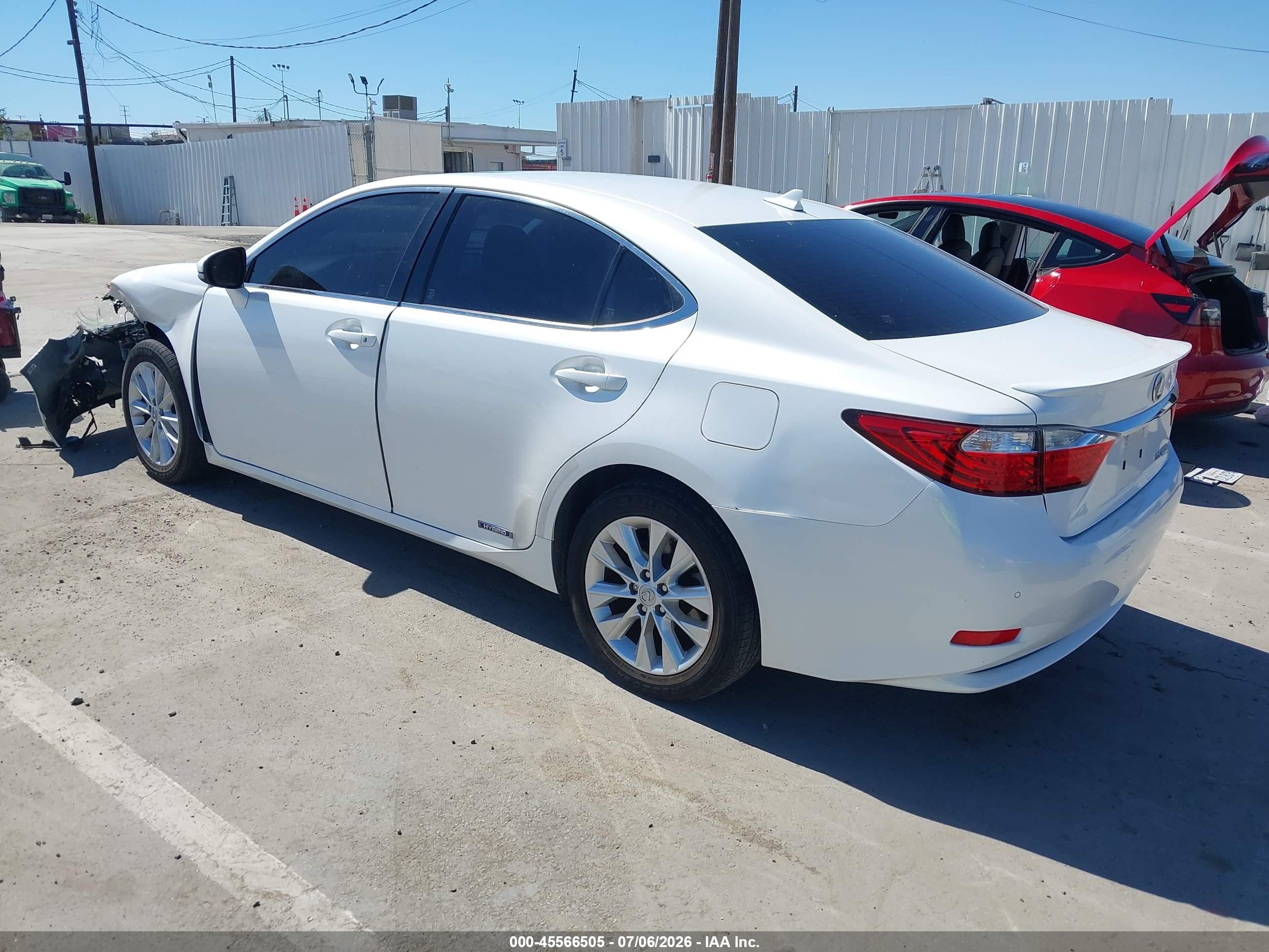 2014 Lexus Es 300h   White vin: JTHBW1GGXE2071328