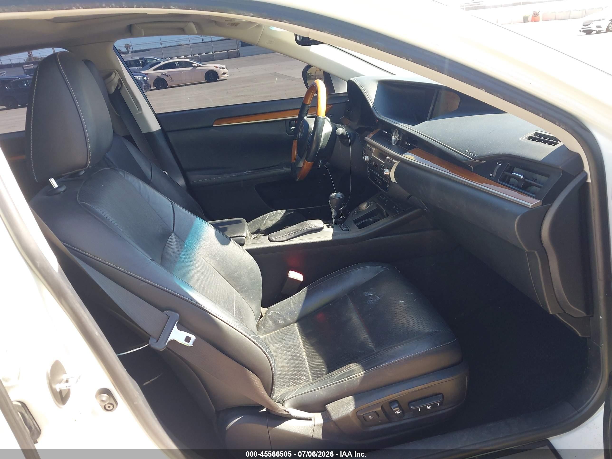 2014 Lexus Es 300h   White vin: JTHBW1GGXE2071328