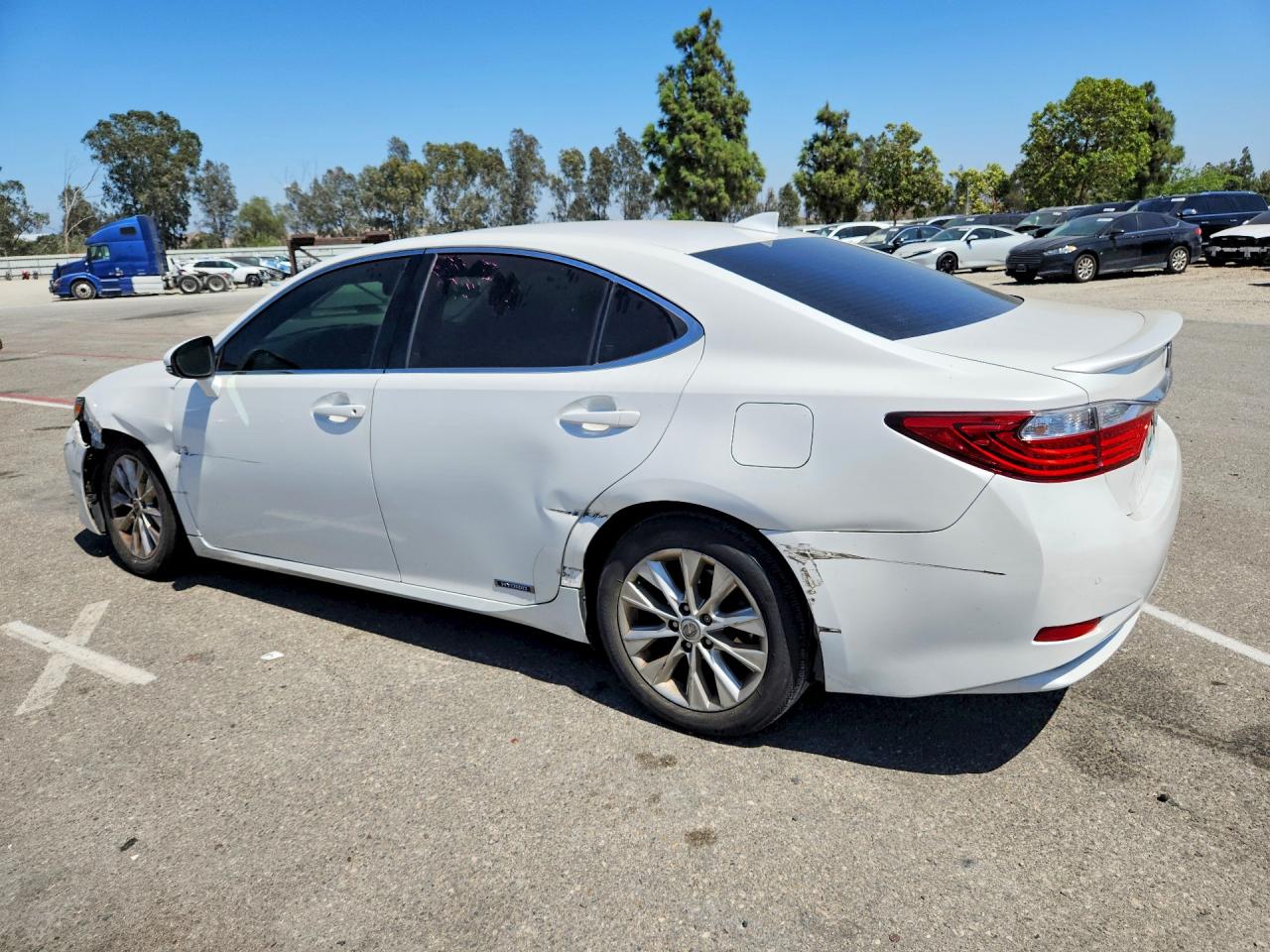 2015 Lexus Es 300h White vin: JTHBW1GGXF2084260