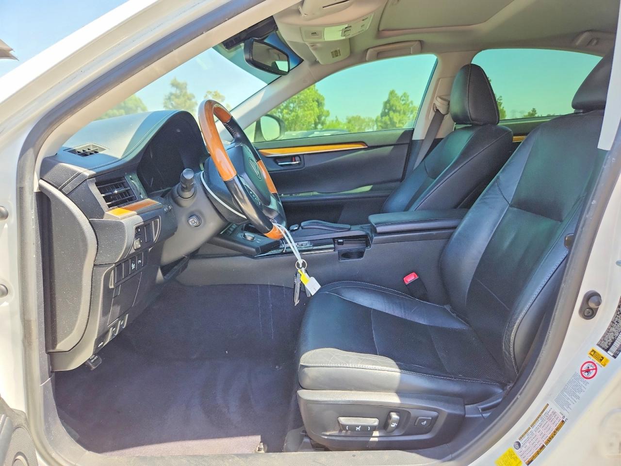 2015 Lexus Es 300h White vin: JTHBW1GGXF2084260
