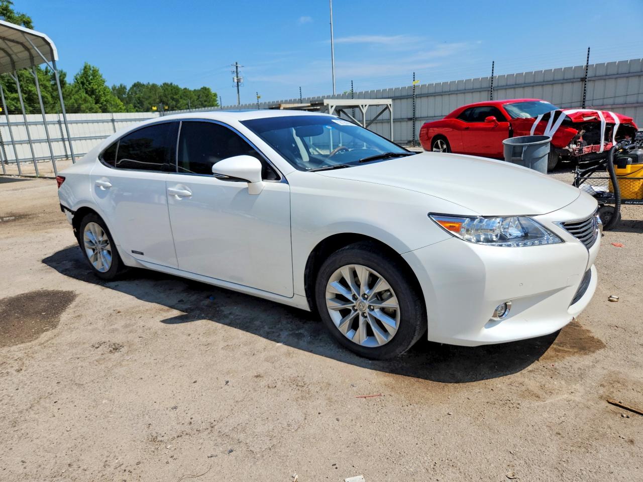 2015 Lexus Es 300h White vin: JTHBW1GGXF2089099