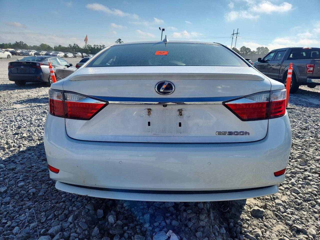2015 Lexus Es 300h White vin: JTHBW1GGXF2089183