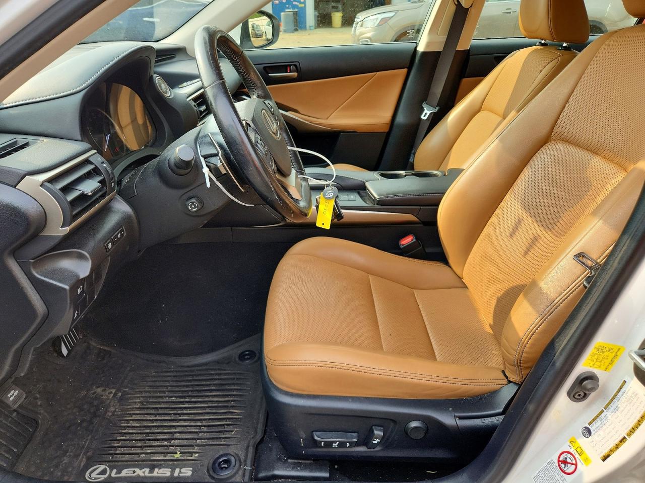 2018 Lexus Is 300 Белый vin: JTHC81D22J5030708