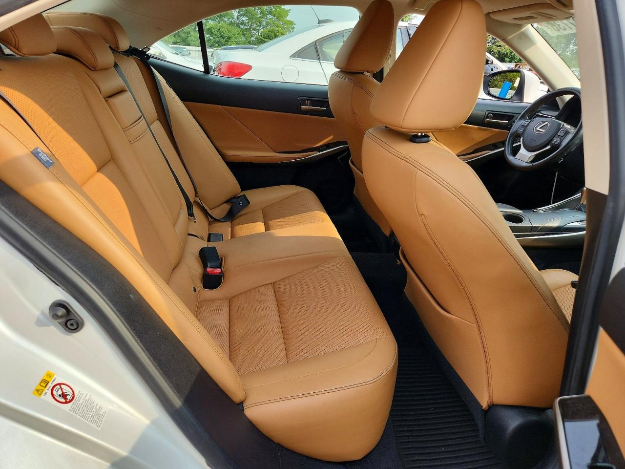 2018 Lexus Is 300 Белый vin: JTHC81D22J5030708