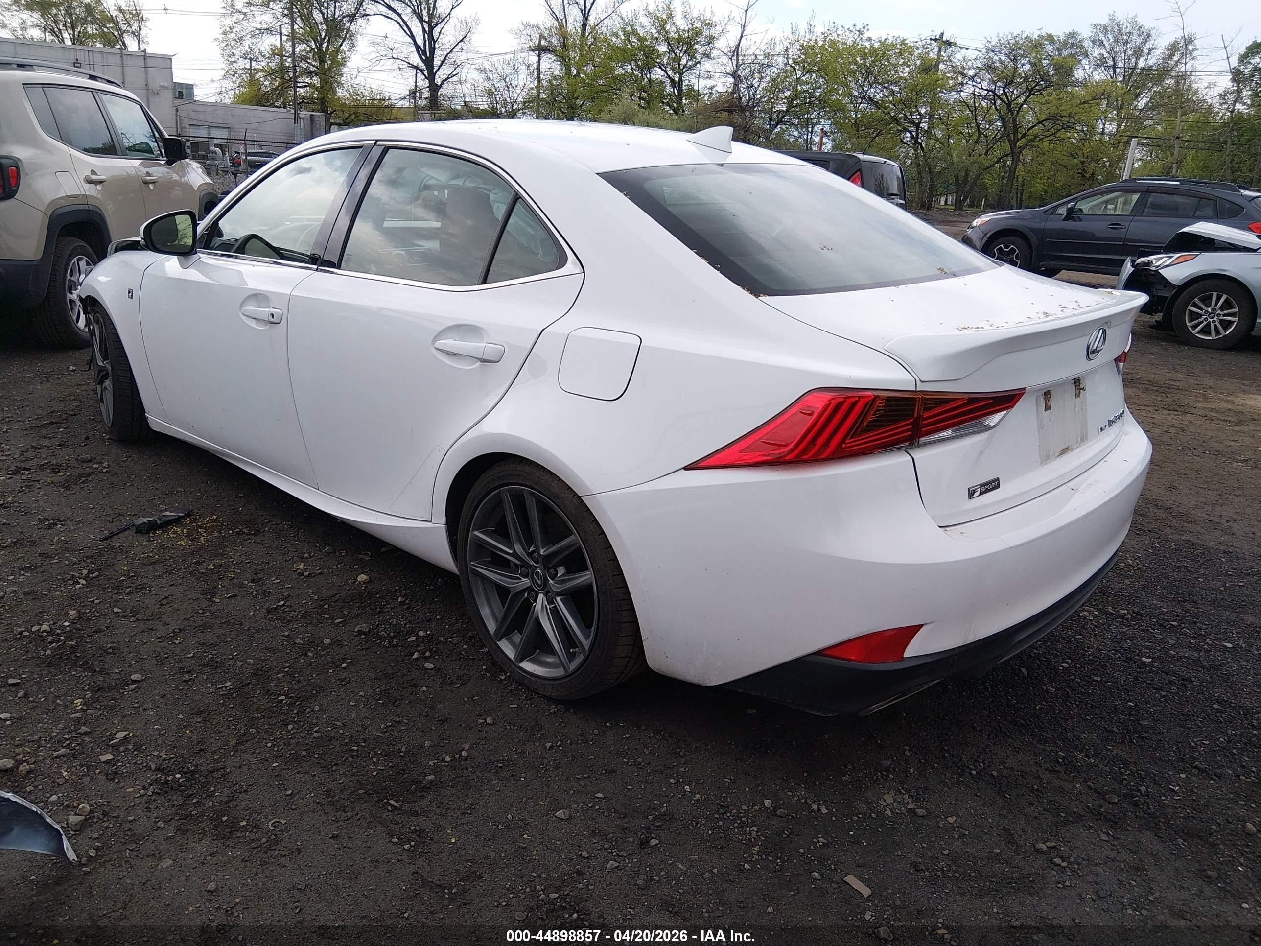 2019 Lexus Is 300   White vin: JTHC81D29K5035423