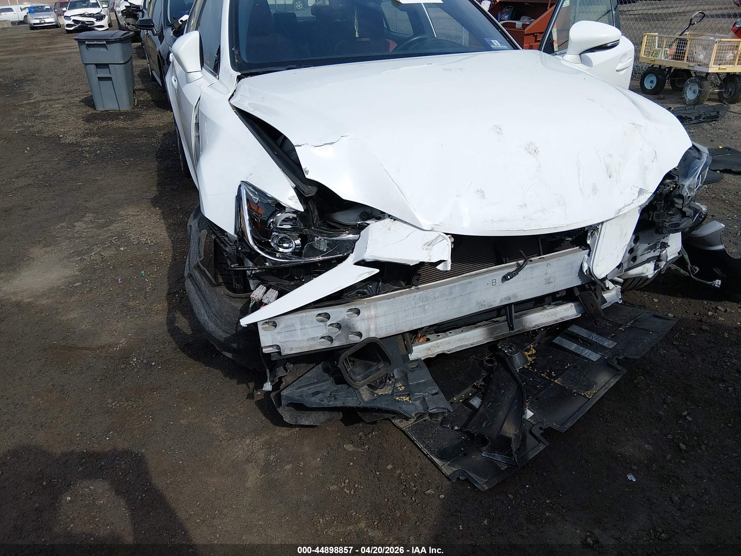 2019 Lexus Is 300   White vin: JTHC81D29K5035423