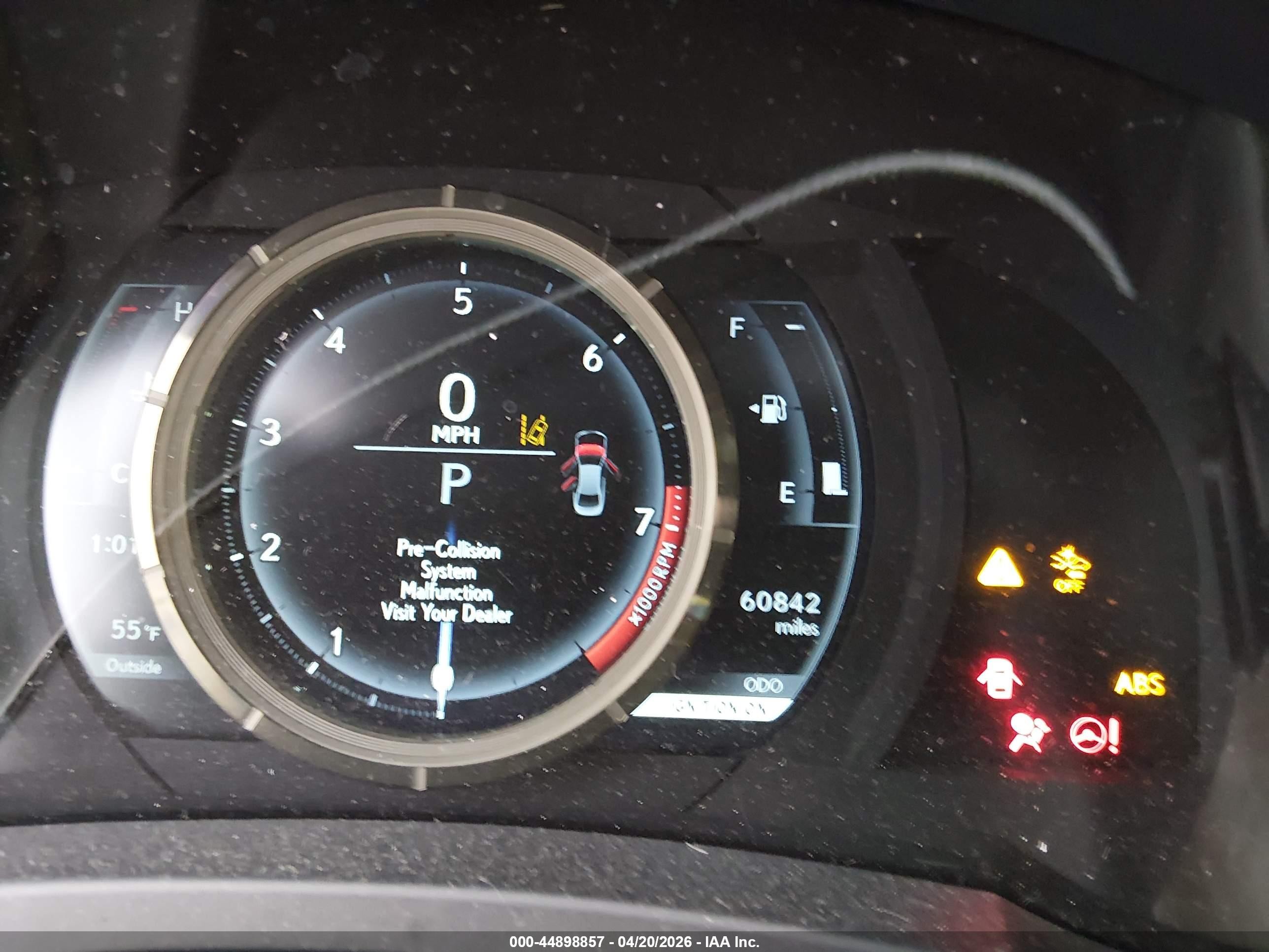 2019 Lexus Is 300   White vin: JTHC81D29K5035423