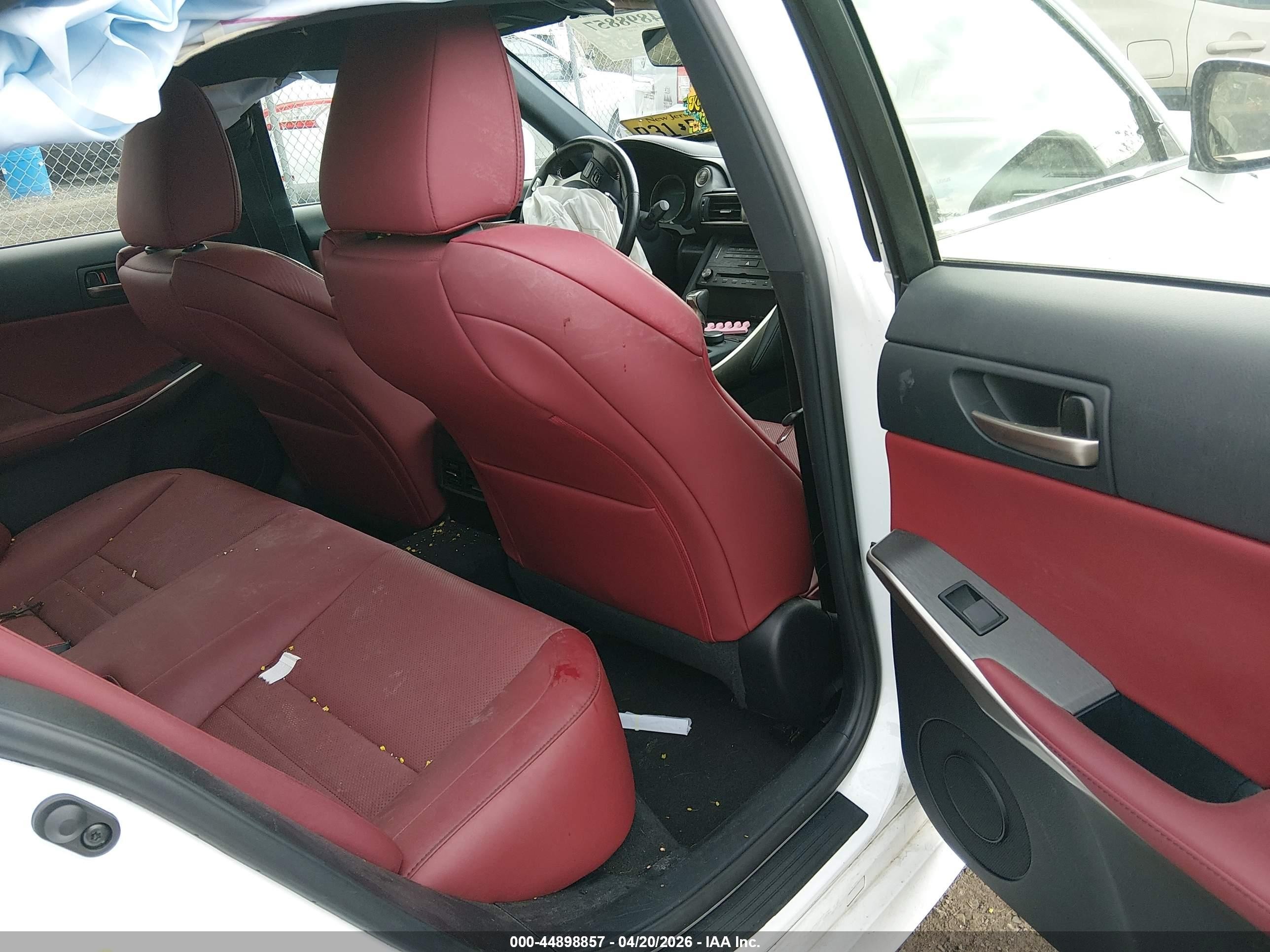 2019 Lexus Is 300   White vin: JTHC81D29K5035423