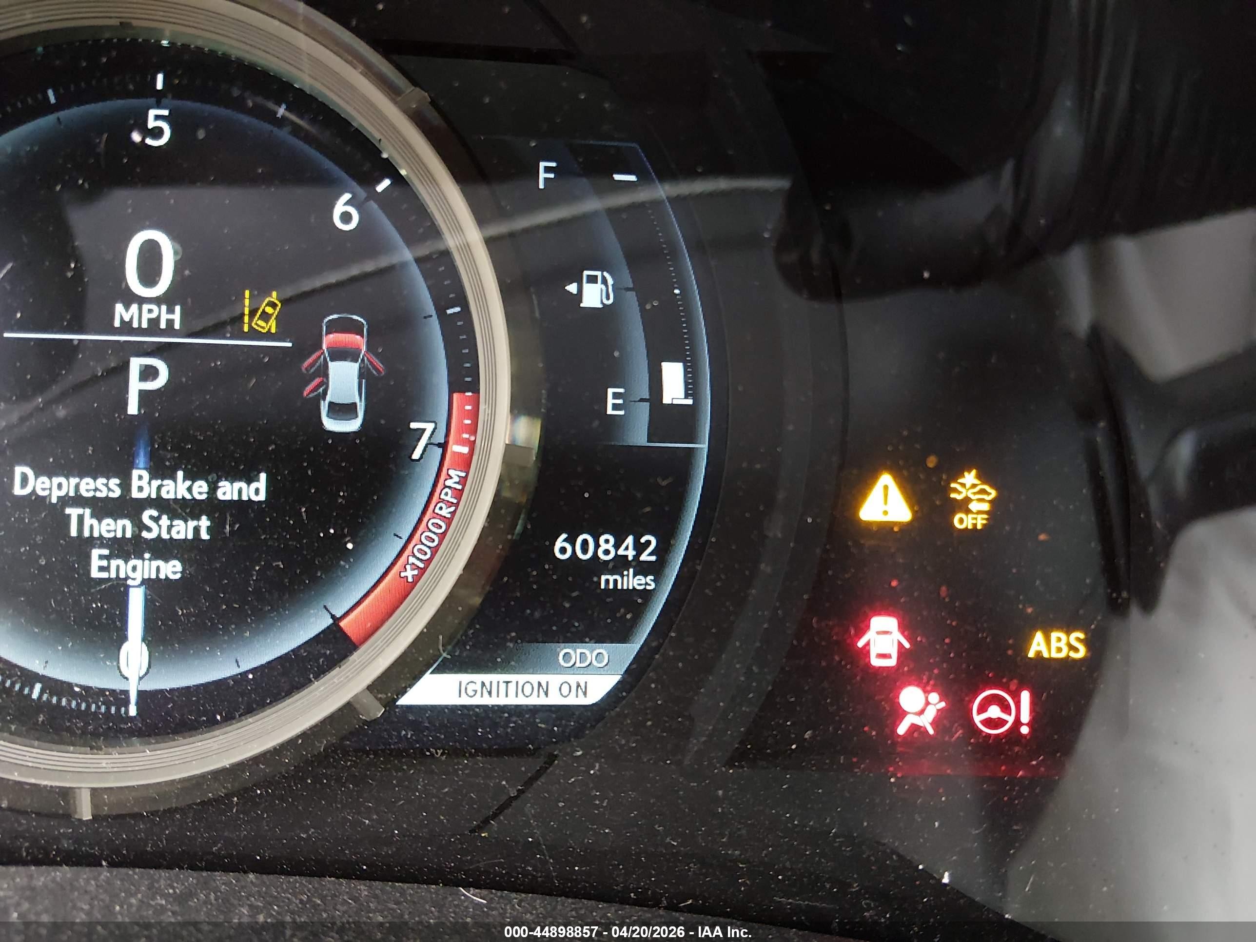 2019 Lexus Is 300   White vin: JTHC81D29K5035423