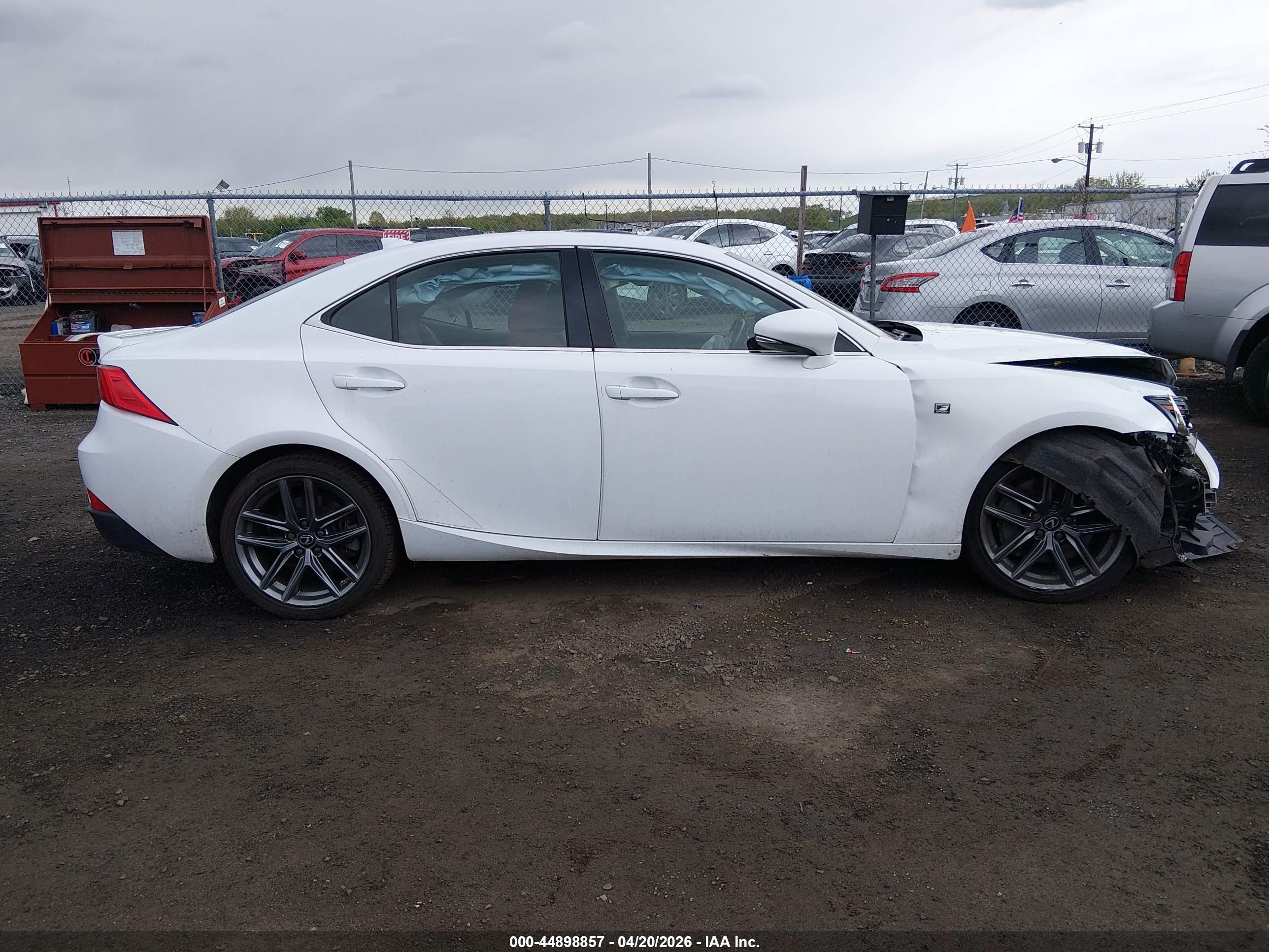 2019 Lexus Is 300   White vin: JTHC81D29K5035423