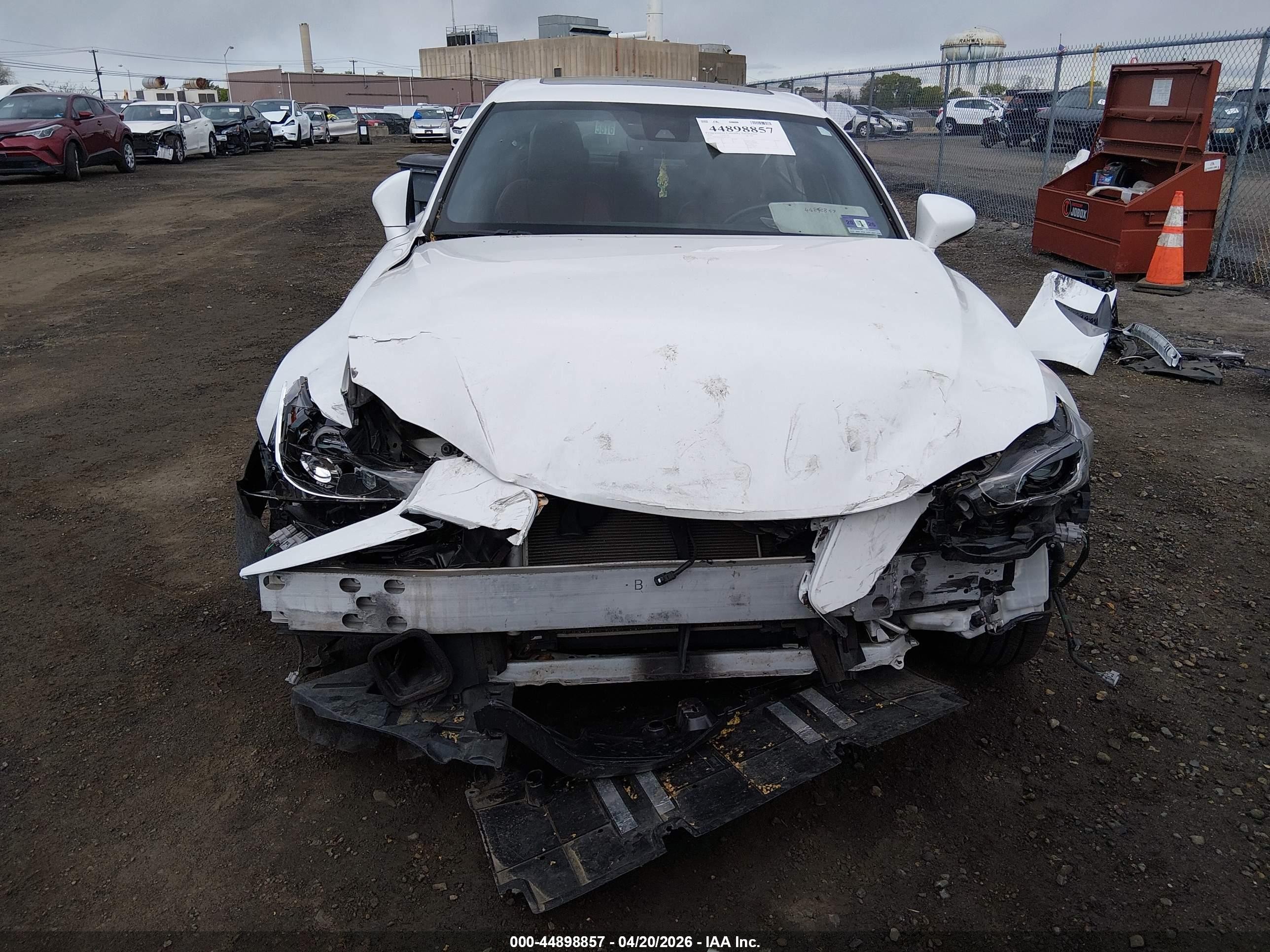 2019 Lexus Is 300   White vin: JTHC81D29K5035423
