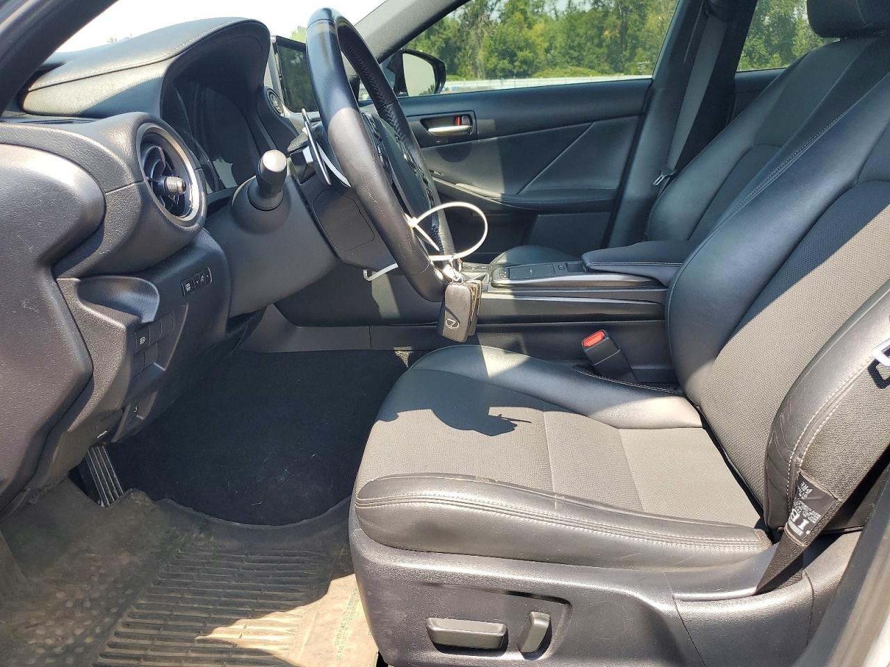 2021 Lexus Is 300 Silver vin: JTHC81F24M5045129