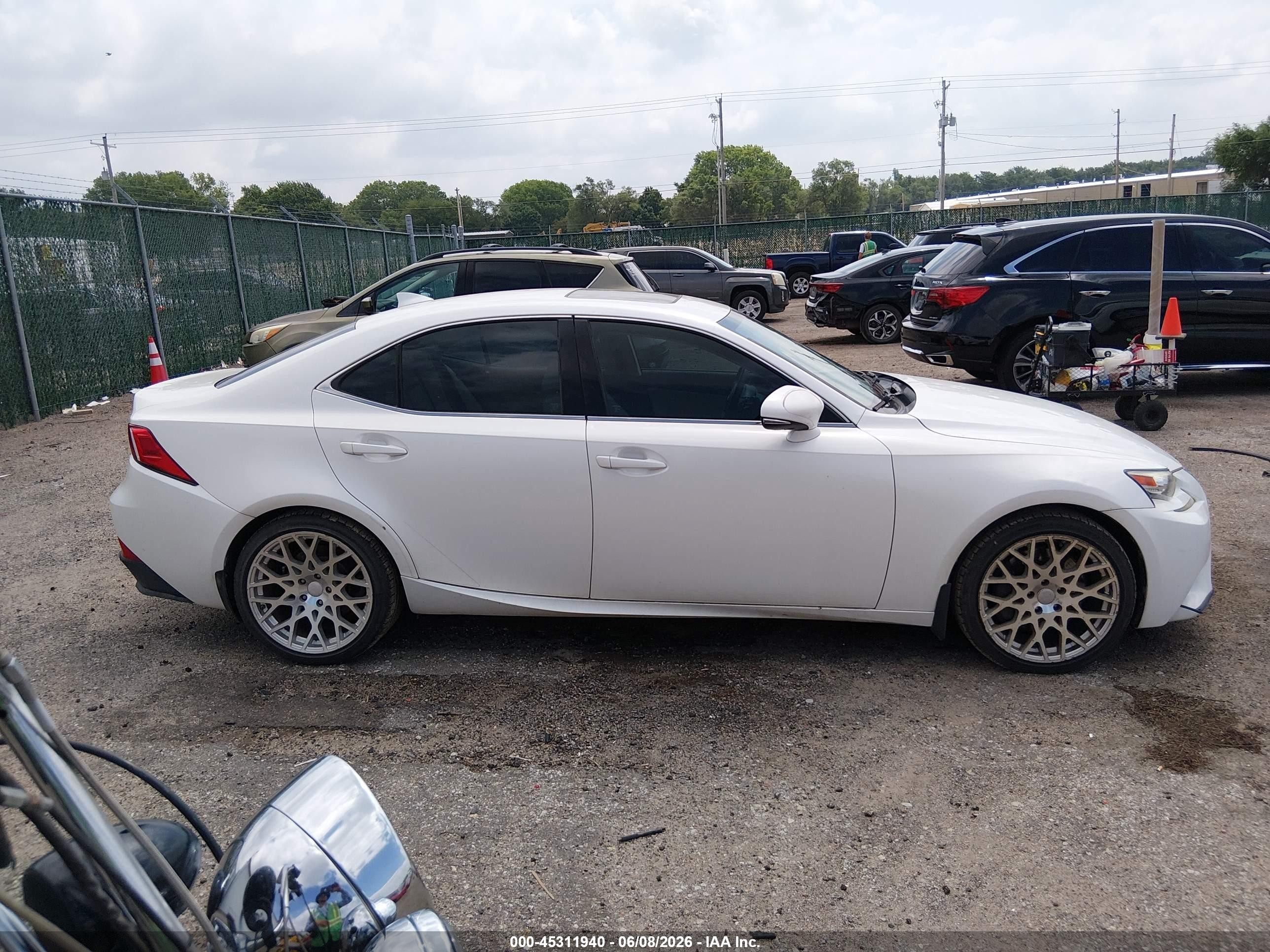 2014 Lexus Is 350   White vin: JTHCE1D29E5000457