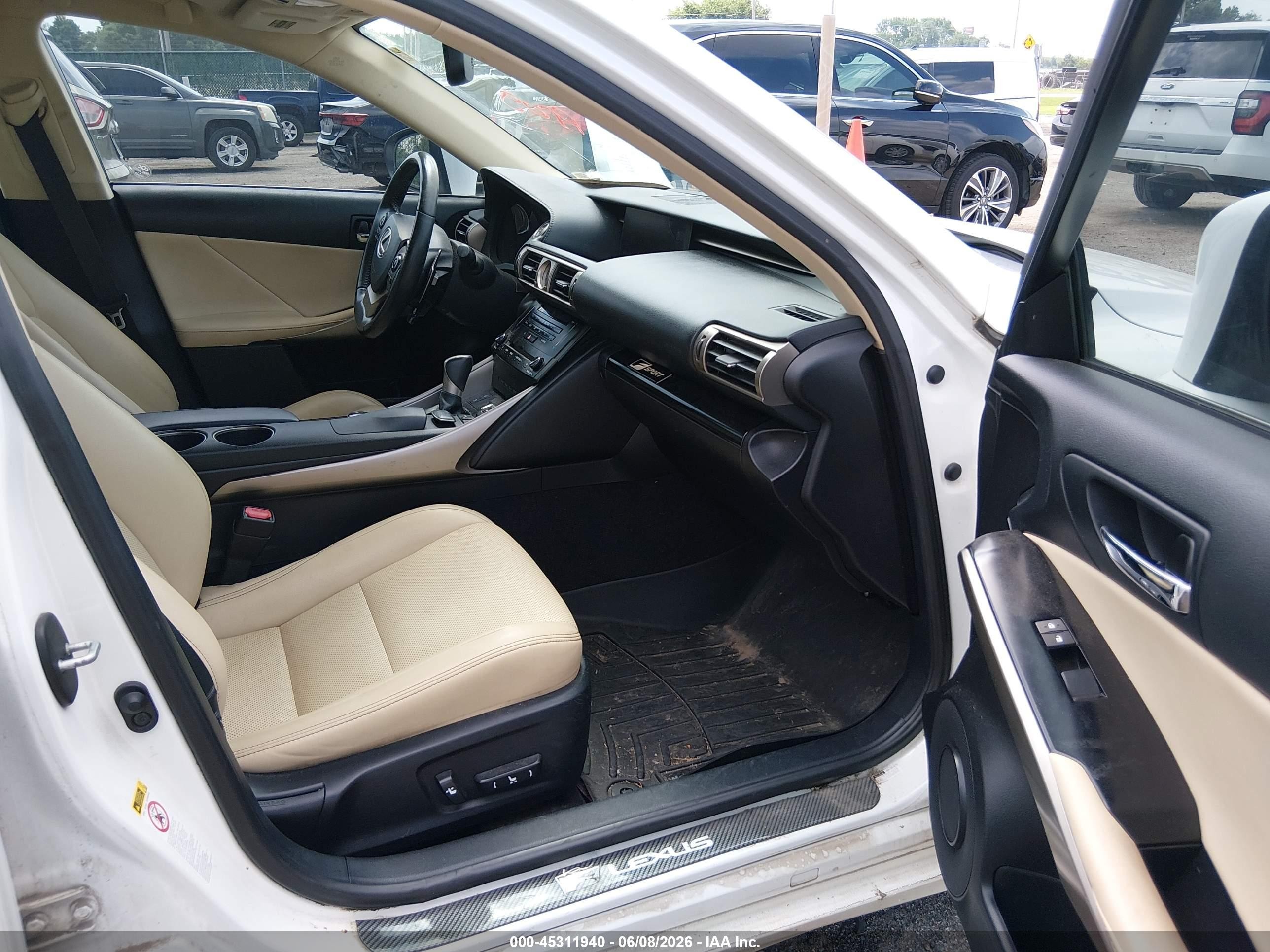2014 Lexus Is 350   White vin: JTHCE1D29E5000457