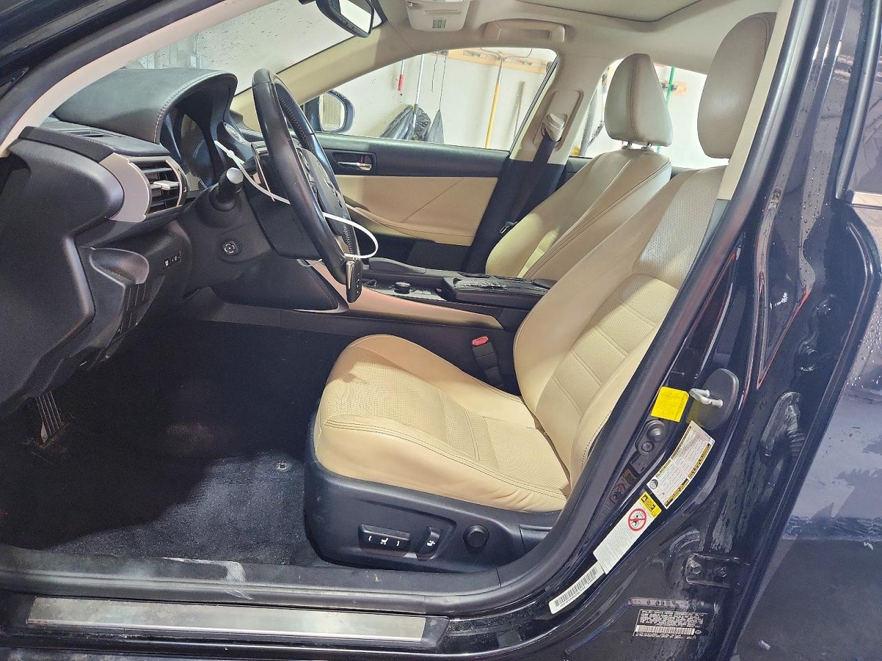 2014 Lexus Is 250 Черный vin: JTHCF1D20E5014115
