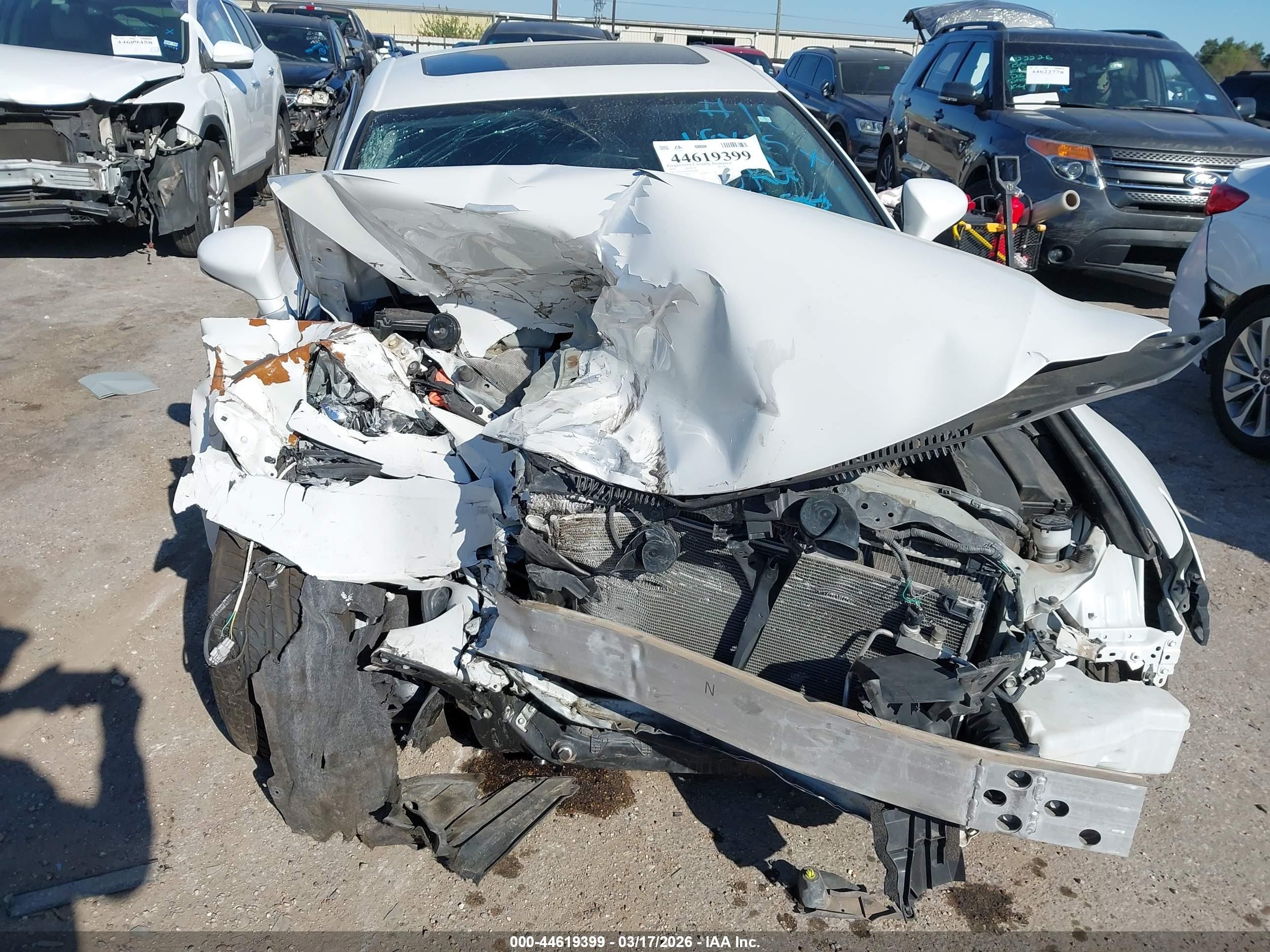 2015 Lexus Is 250   Белый vin: JTHCF1D20F5029280