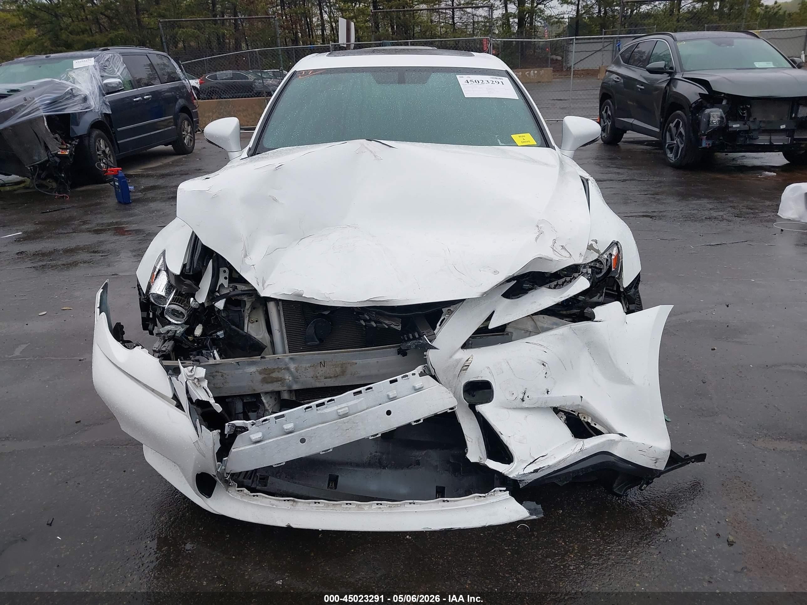 2015 Lexus Is 250   White vin: JTHCF1D21F5023388