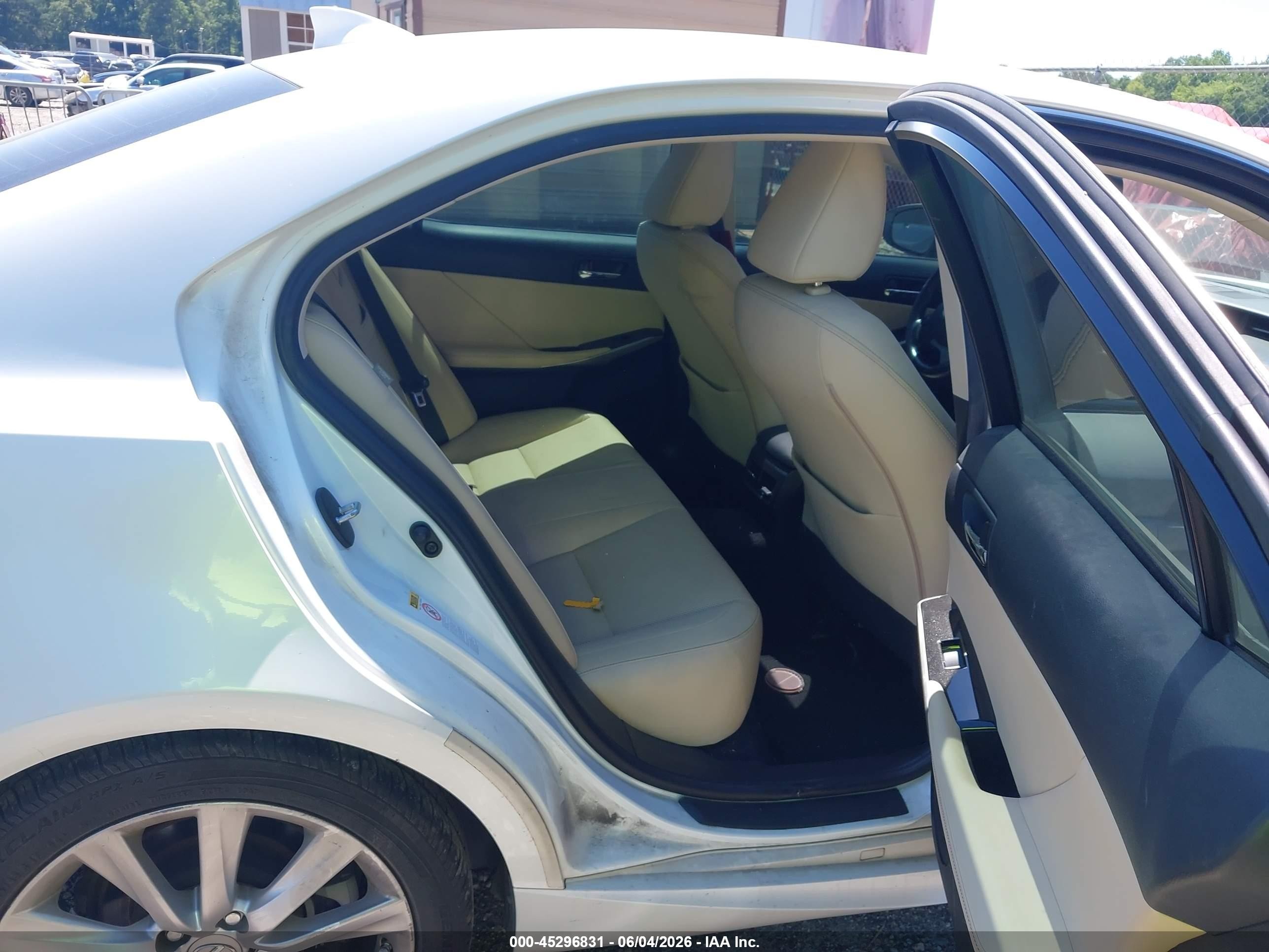 2015 Lexus Is 250   White vin: JTHCF1D21F5026727
