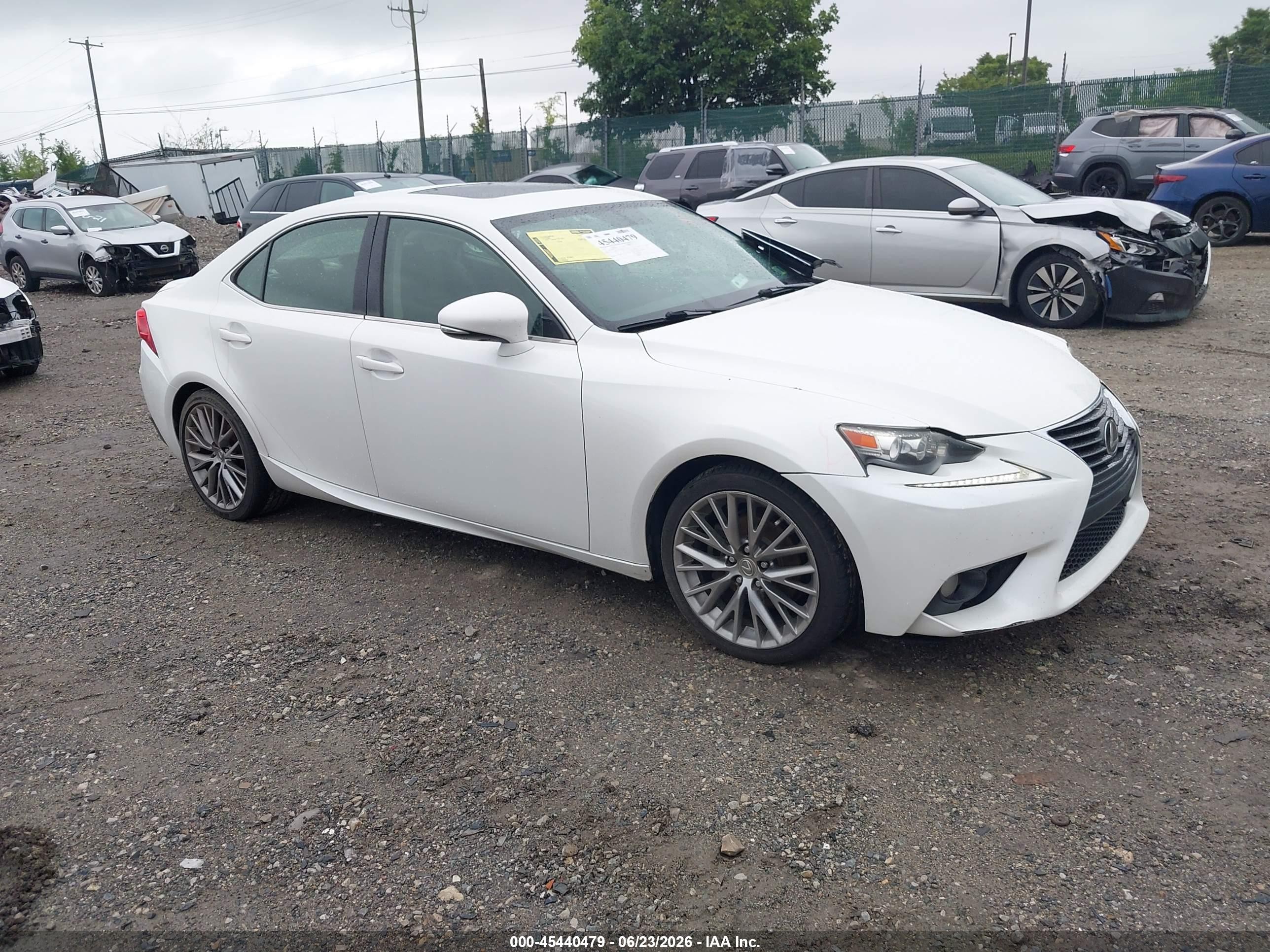 2014 Lexus Is 250   White vin: JTHCF1D22E5004332