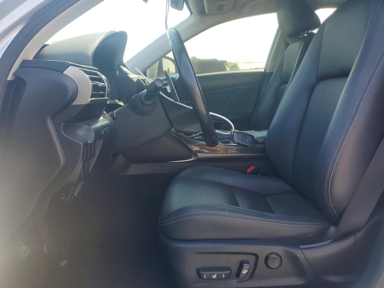 2015 Lexus Is 250 Серебряный vin: JTHCF1D23F5028849